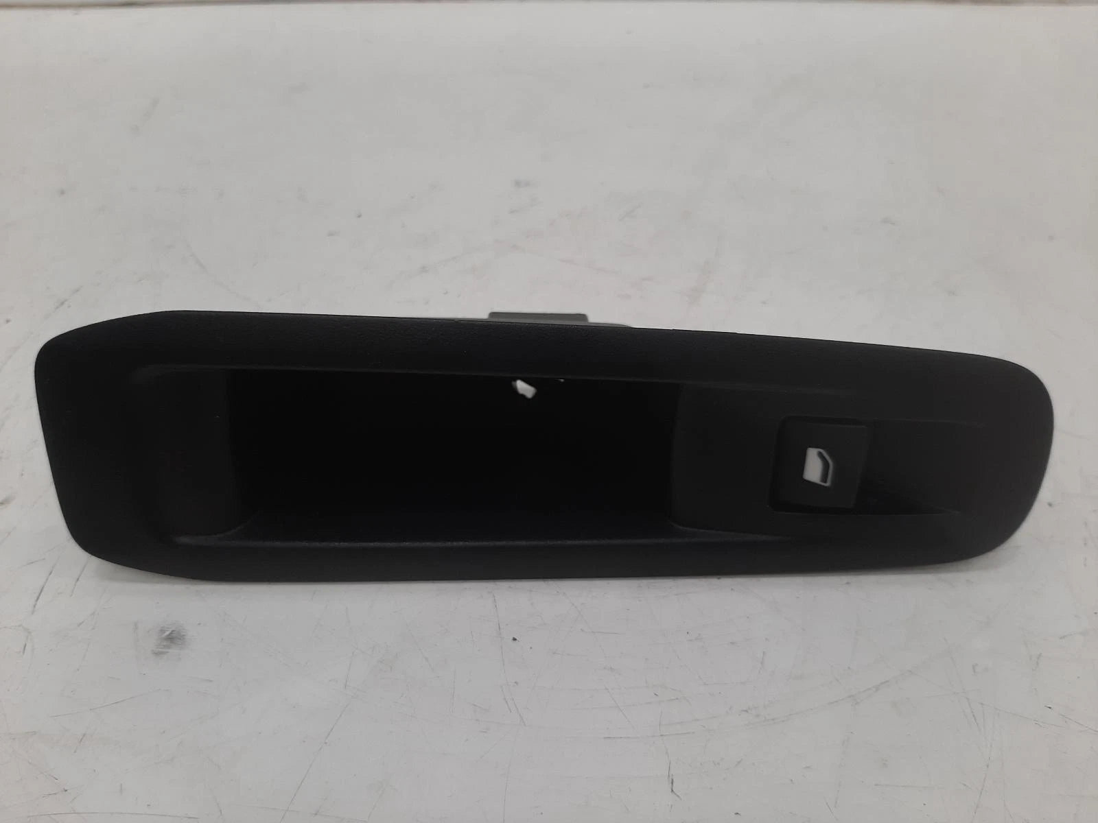 Peugeot 308 Mk2 (T9) Rear Right Window Switch 