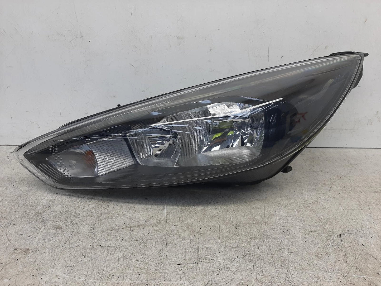 Ford Focus Mk3 Facelift N/S Passengers Left Front Headlight Headlamp 