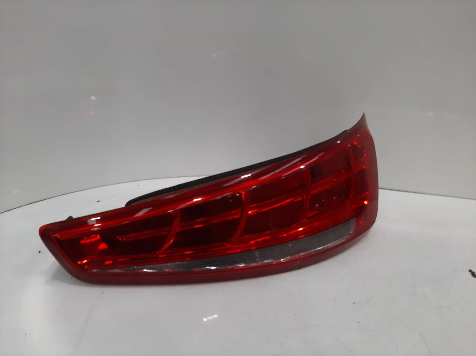 Audi Q3 Mk1 (8U) O/S Drivers Right Rear Taillight Tail Light 