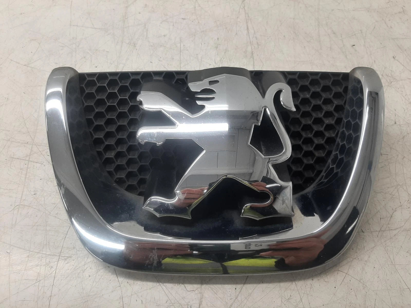 Peugeot Mk1 PEUGEOT 207 Front Centre Black Painted Grille Grill 