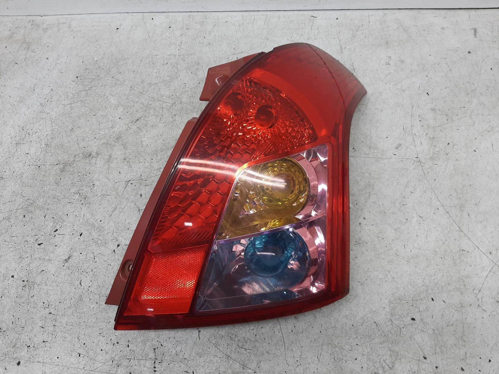 Suzuki Swift Mk2 O/S Drivers Right Rear Bulb Taillight Tail Light 
