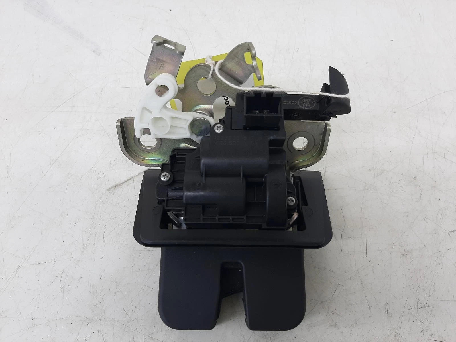 Audi A3 Mk3 Facelift 8V Tailgate Lock Assembly 8R0827505A 