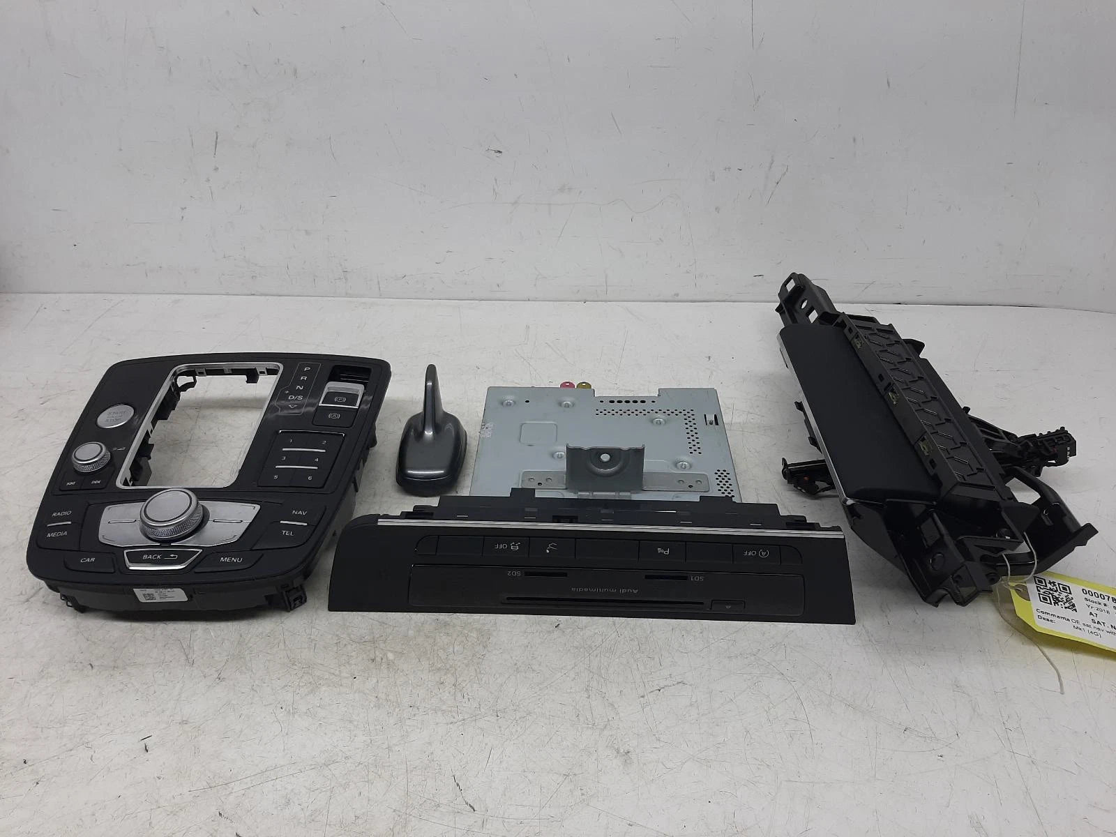 Audi Mk1 AUDI A7 SAT. NAV. UNIT Satellite Navigation Head Unit 