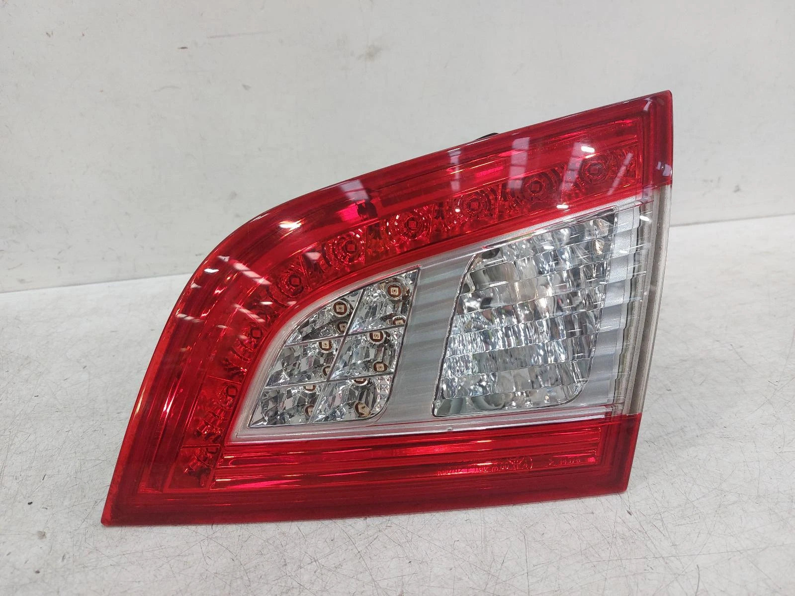Peugeot 508 Mk1 O/S Drivers Right Rear Inner Taillight Tail Light 