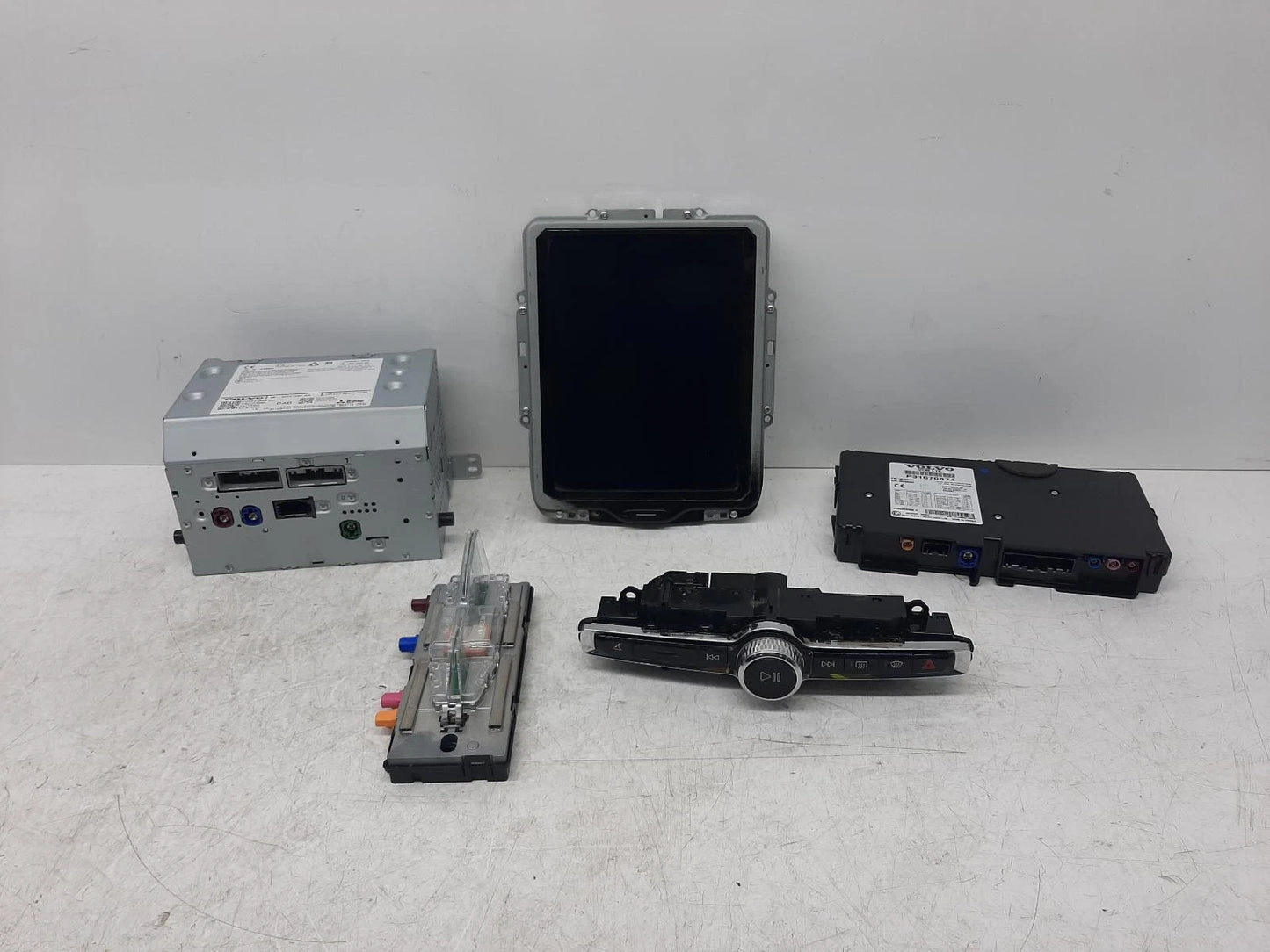 Volvo Xc90 Sat. Nav. Unit Satellite Navigation Head Unit 