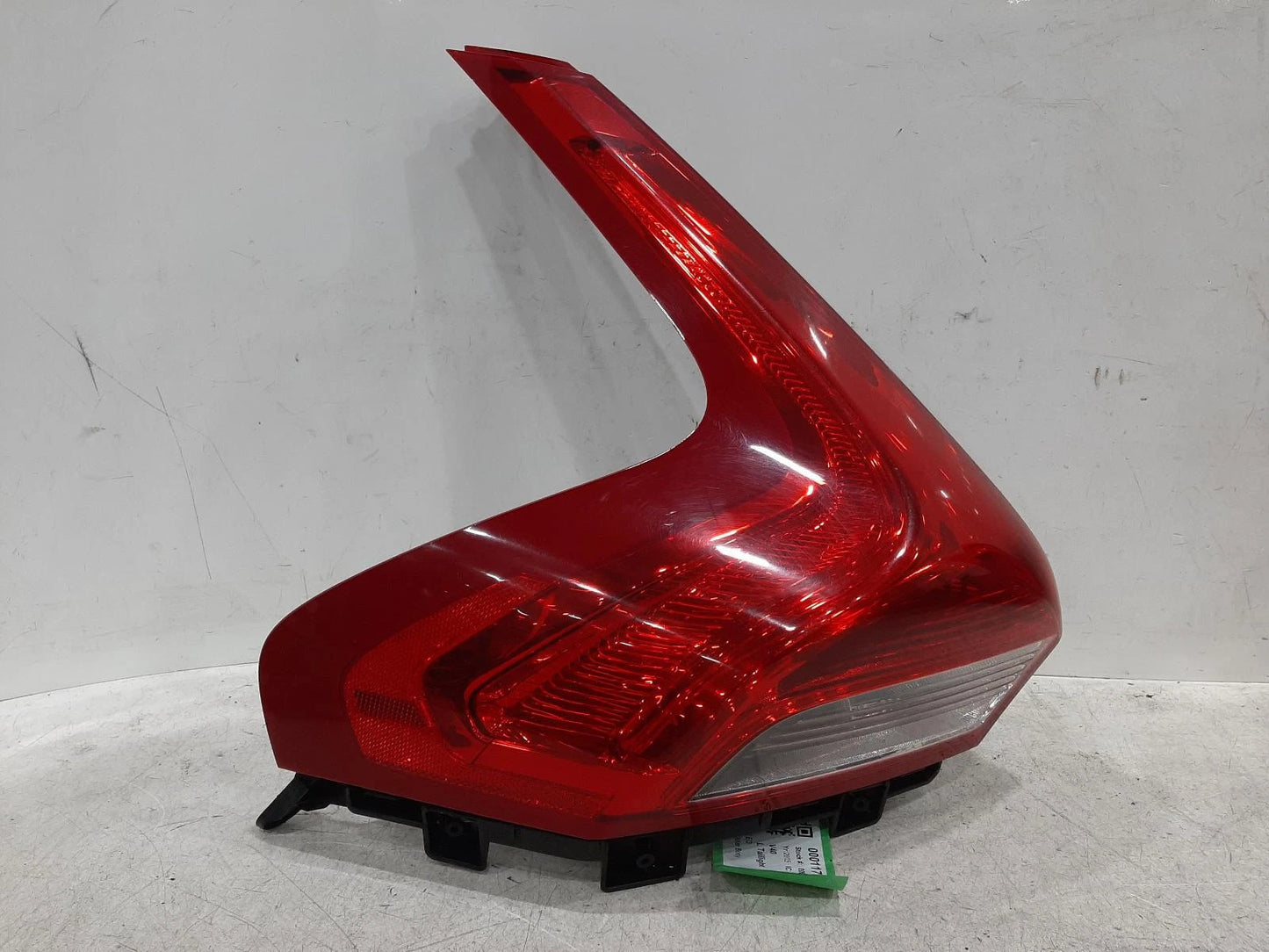 Volvo V40 Mk3 Outer N/S Passengers Left Rear Taillight Tail Light 