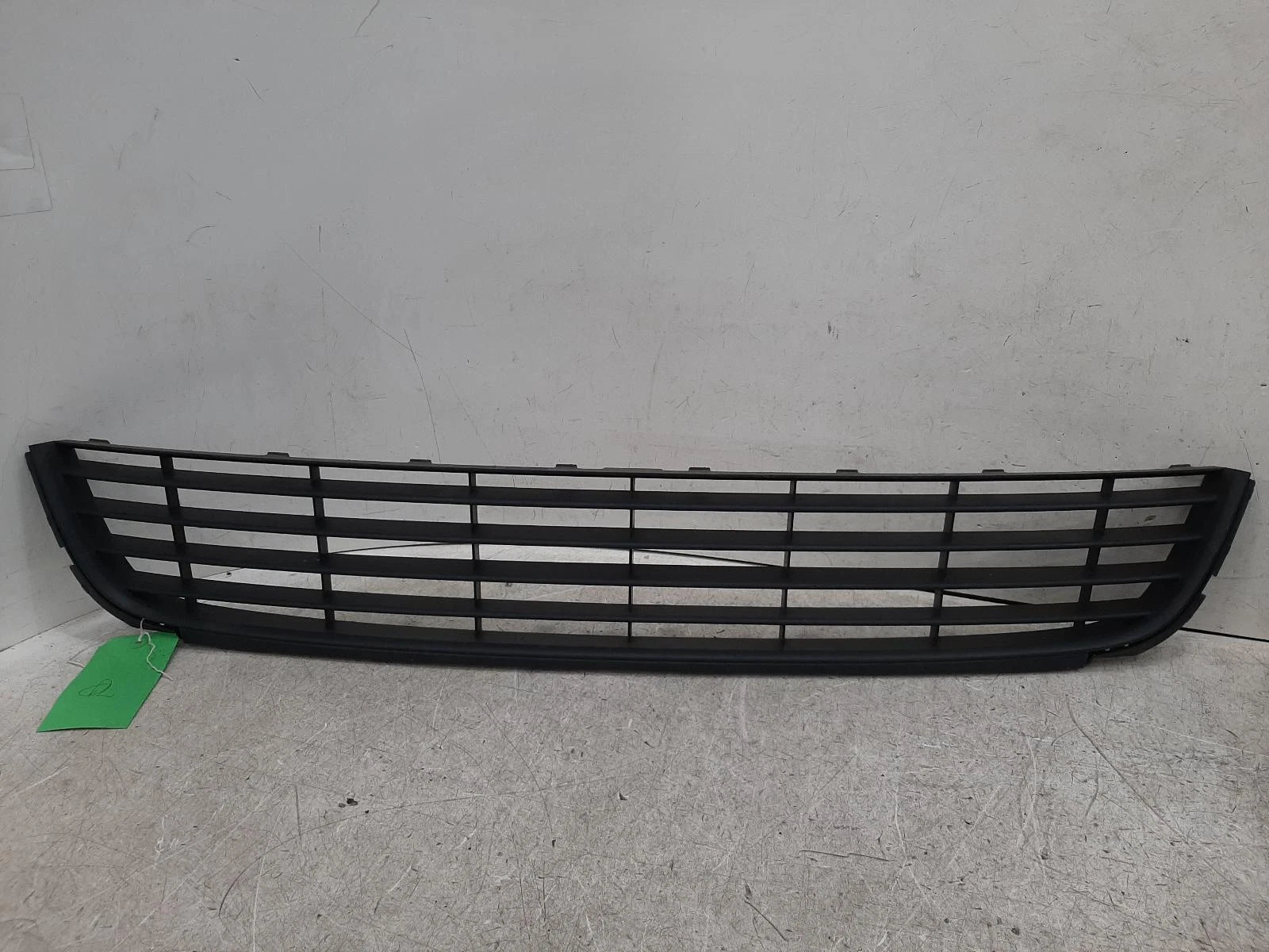 Volkswagen Golf Mk6 (5K) Front Centre Lower Grille Grill 