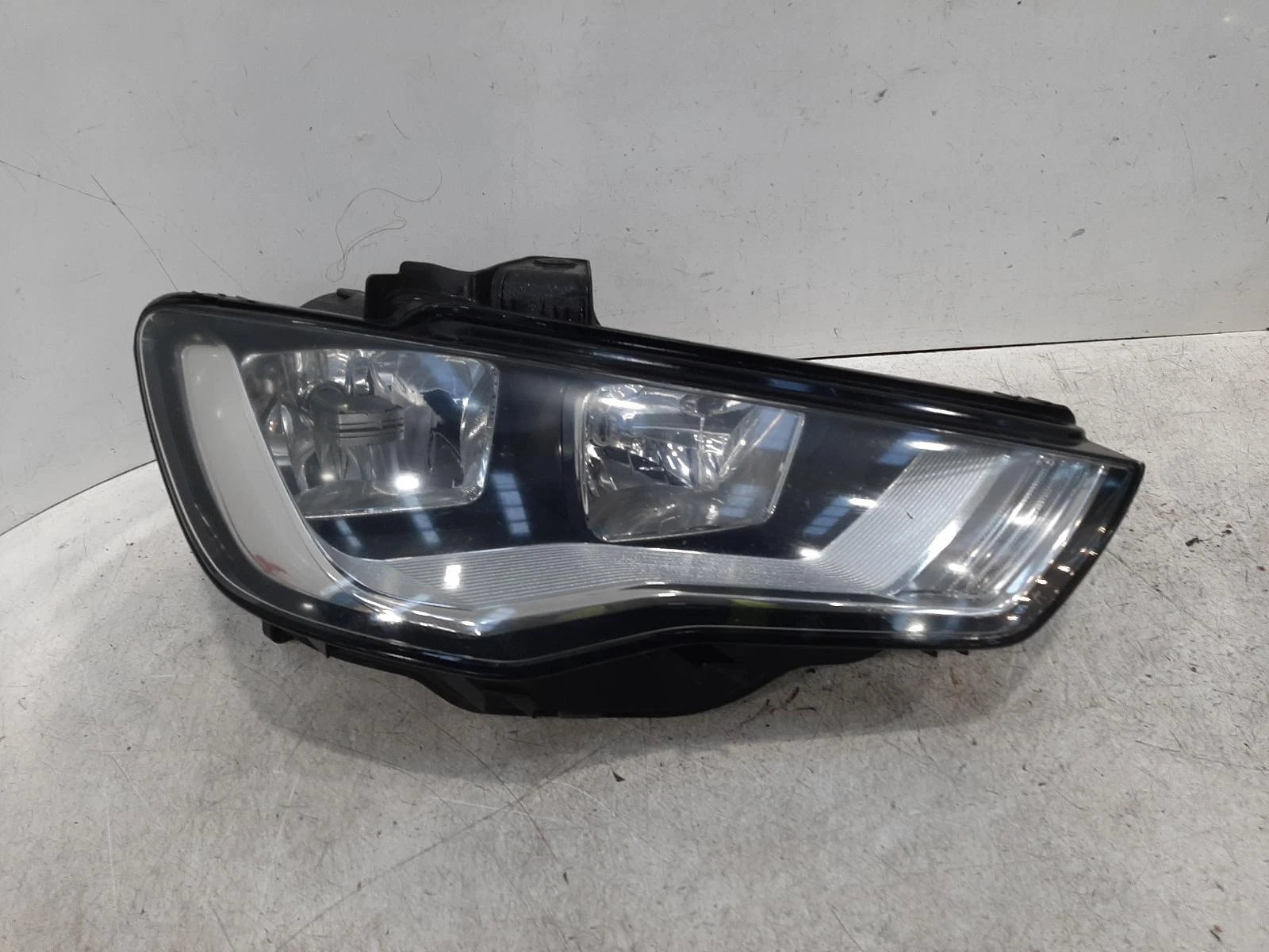 Audi A3 Mk3 (8V) O/S Drivers Right Front Halogen Headlight Headlamp 