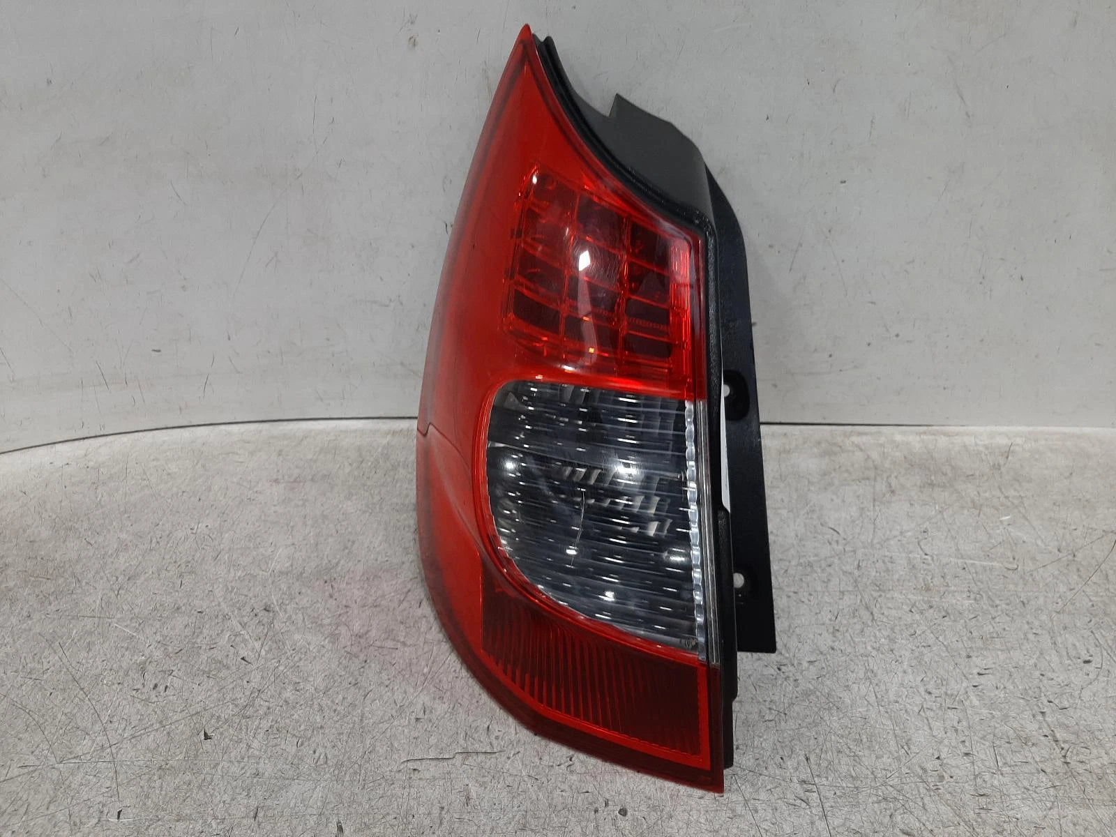 Renault Scenic Passengers Left Rear Taillight Tail Light 