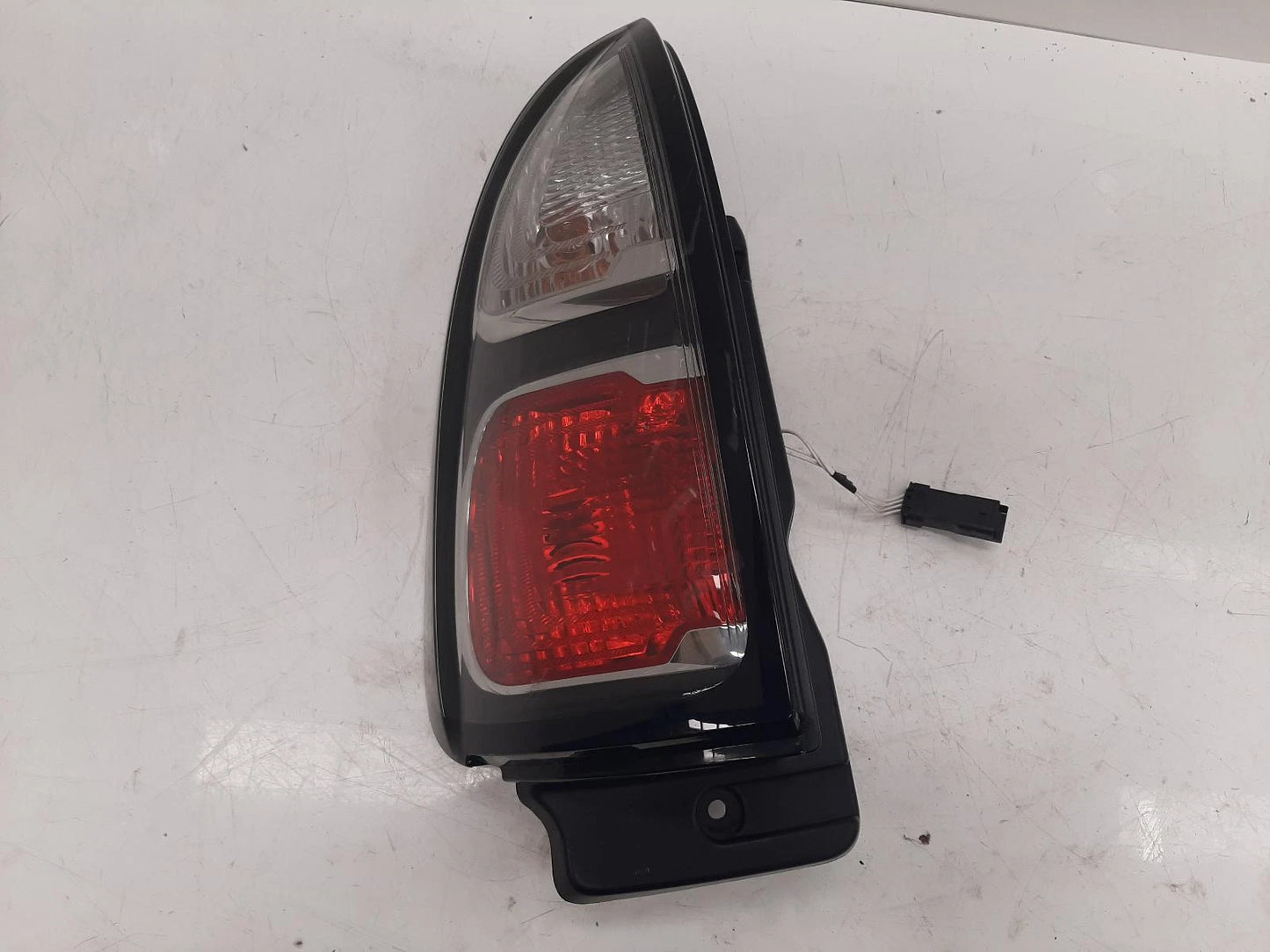 Citroen C3 Picasso Mk2 Outer N/S Passengers Left Rear Taillight Tail Light 