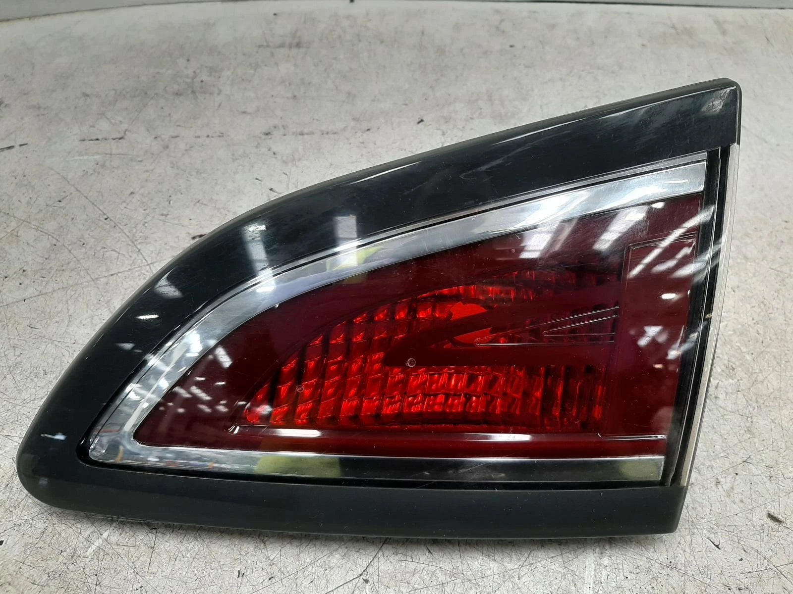 Renault Scenic Drivers Right Rear Inner Taillight Tail Light 