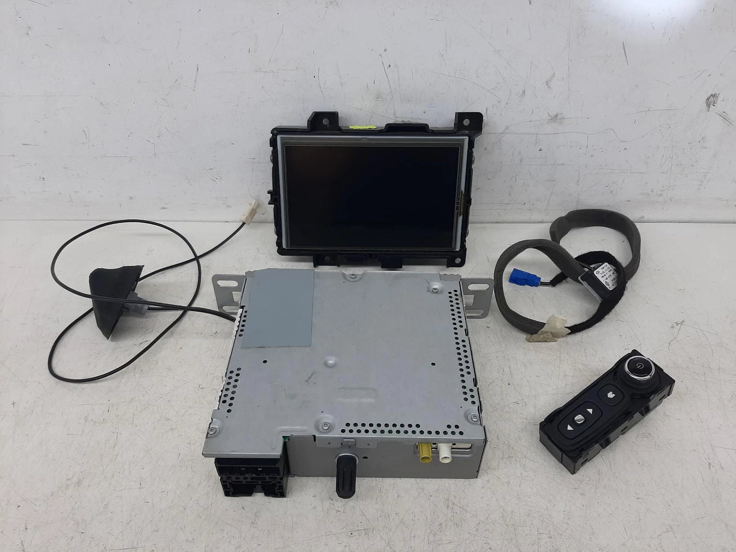 Renault Captur Mk1 (J87) OE SAT. NAV. UNIT Satellite Navigation Head Unit 