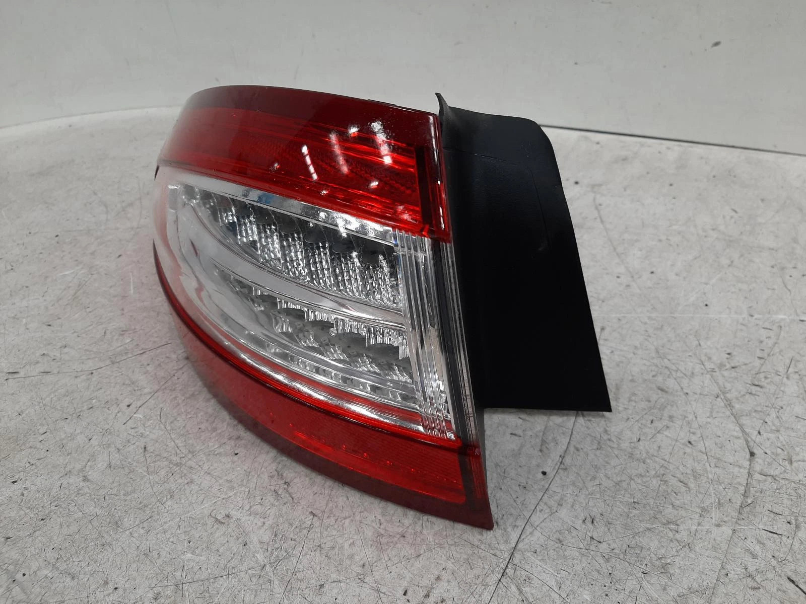 Ford Mondeo Mk5 N/S Passengers Left Rear Outer Bulb Taillight Tail Light 