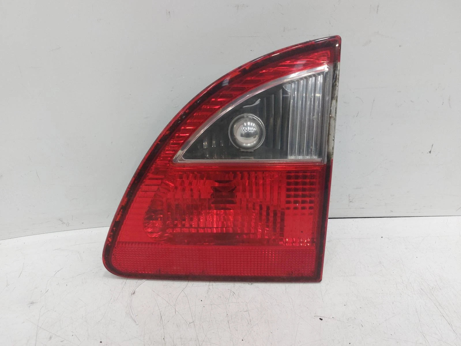 Ford Galaxy Mk2 Inner O/S Drivers Right Rear Taillight Tail Light 