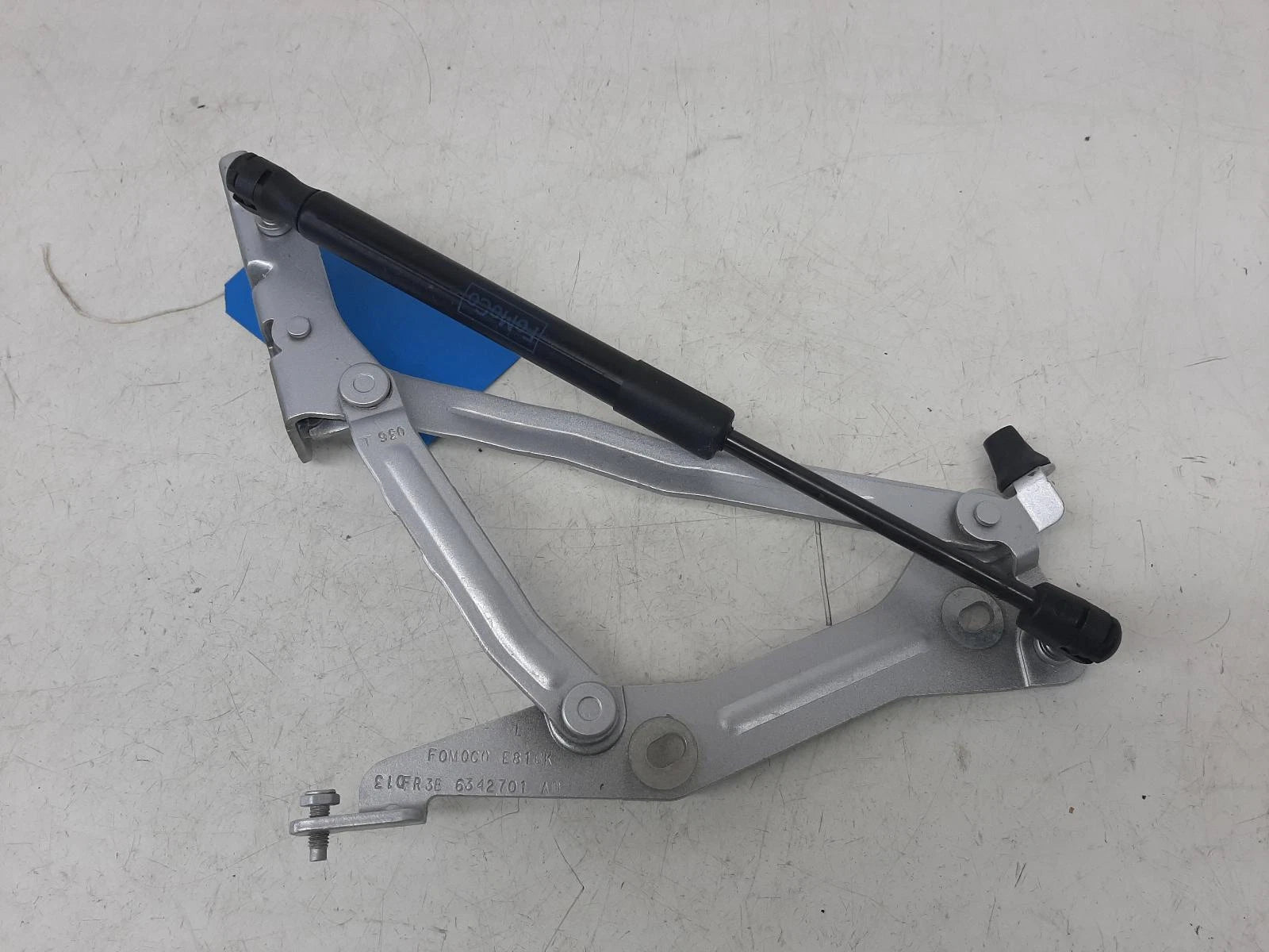Ford Mustang Mk6 N/S Left BOOTLID HINGE 