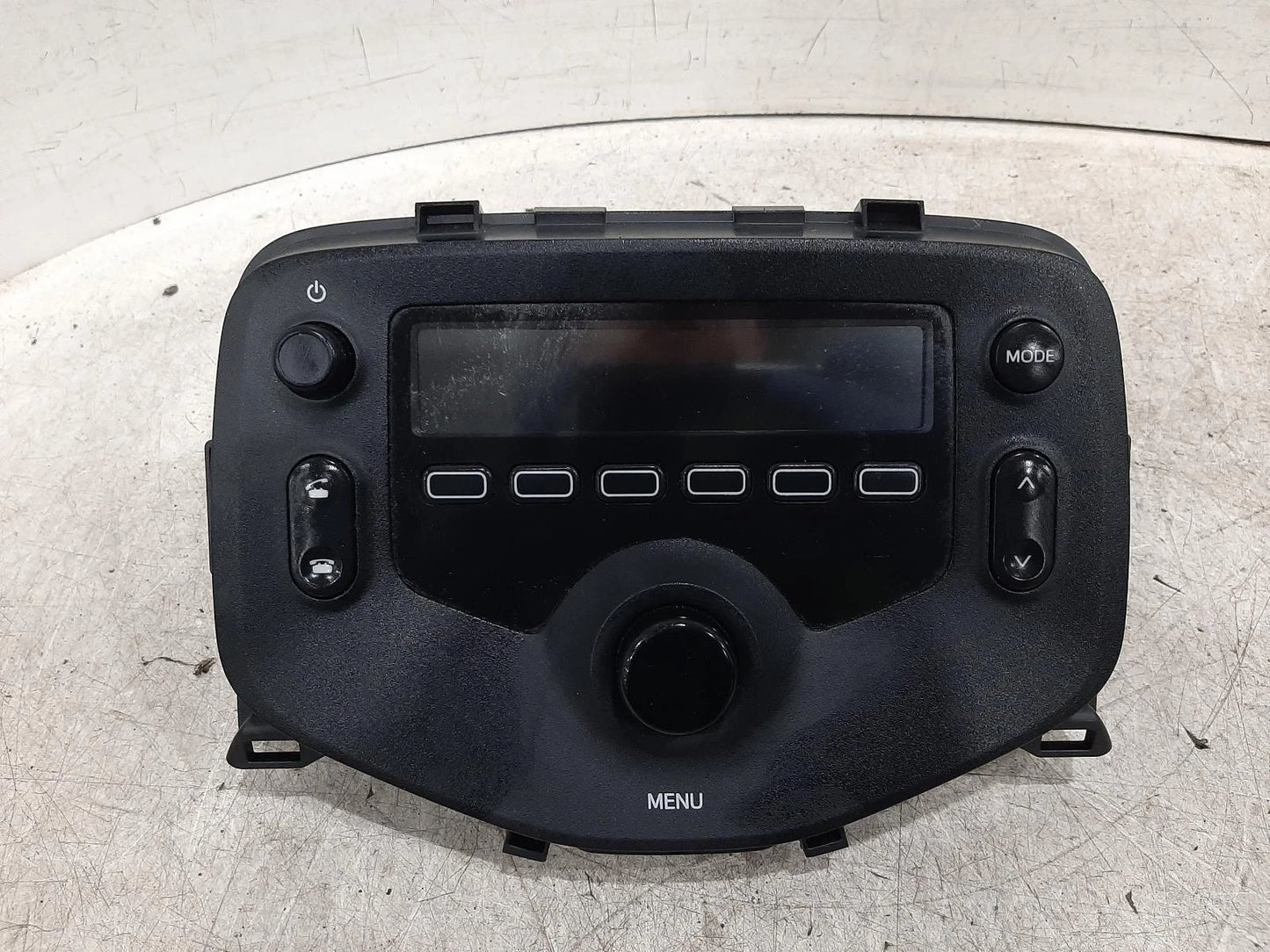 Toyota Aygo Mk2 OE Radio/CD/Stereo Head Unit No Code Available 