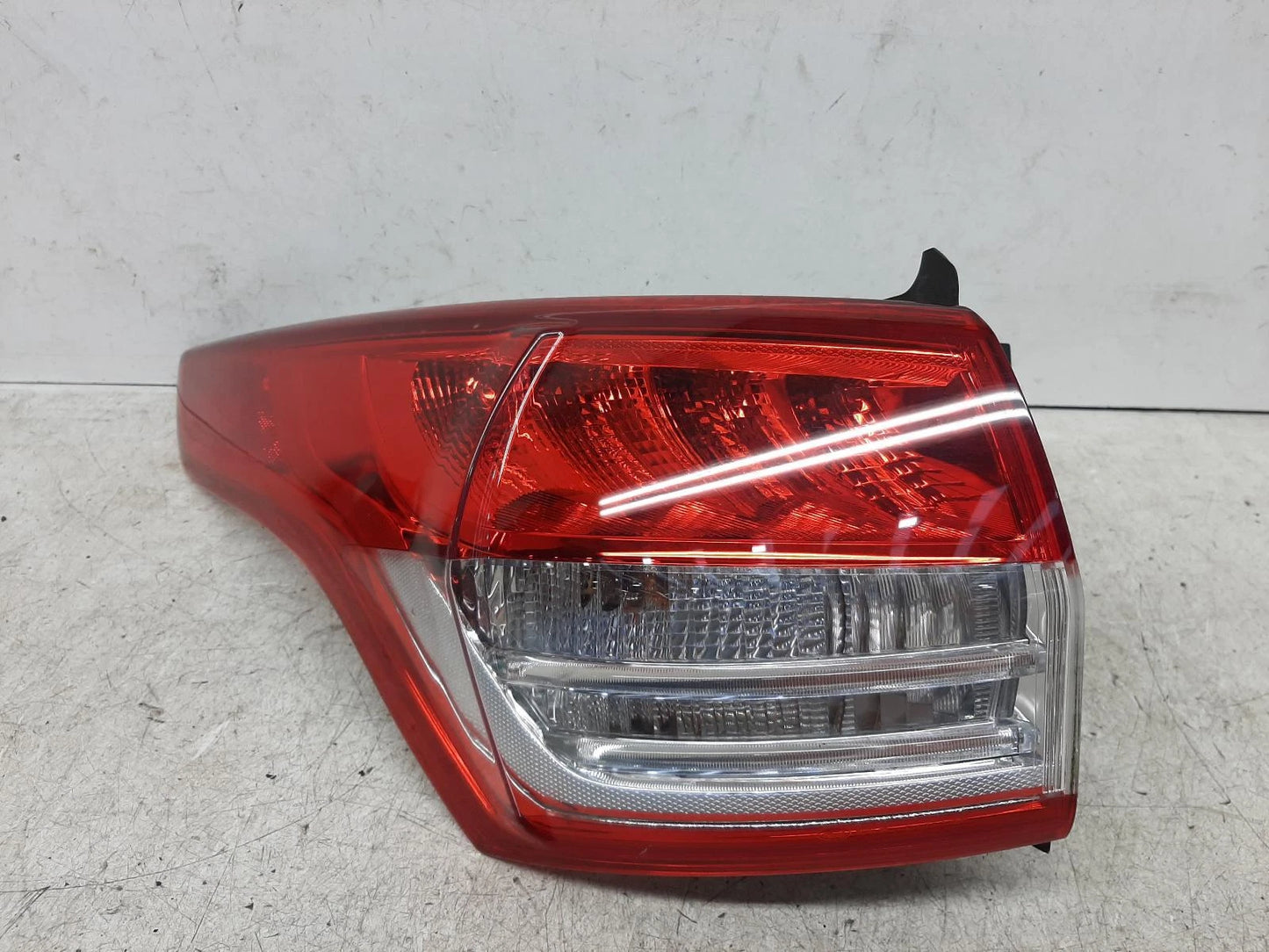 Ford Kuga Mk2 N/S Passengers Left Rear Outer LED Taillight Tail Light 