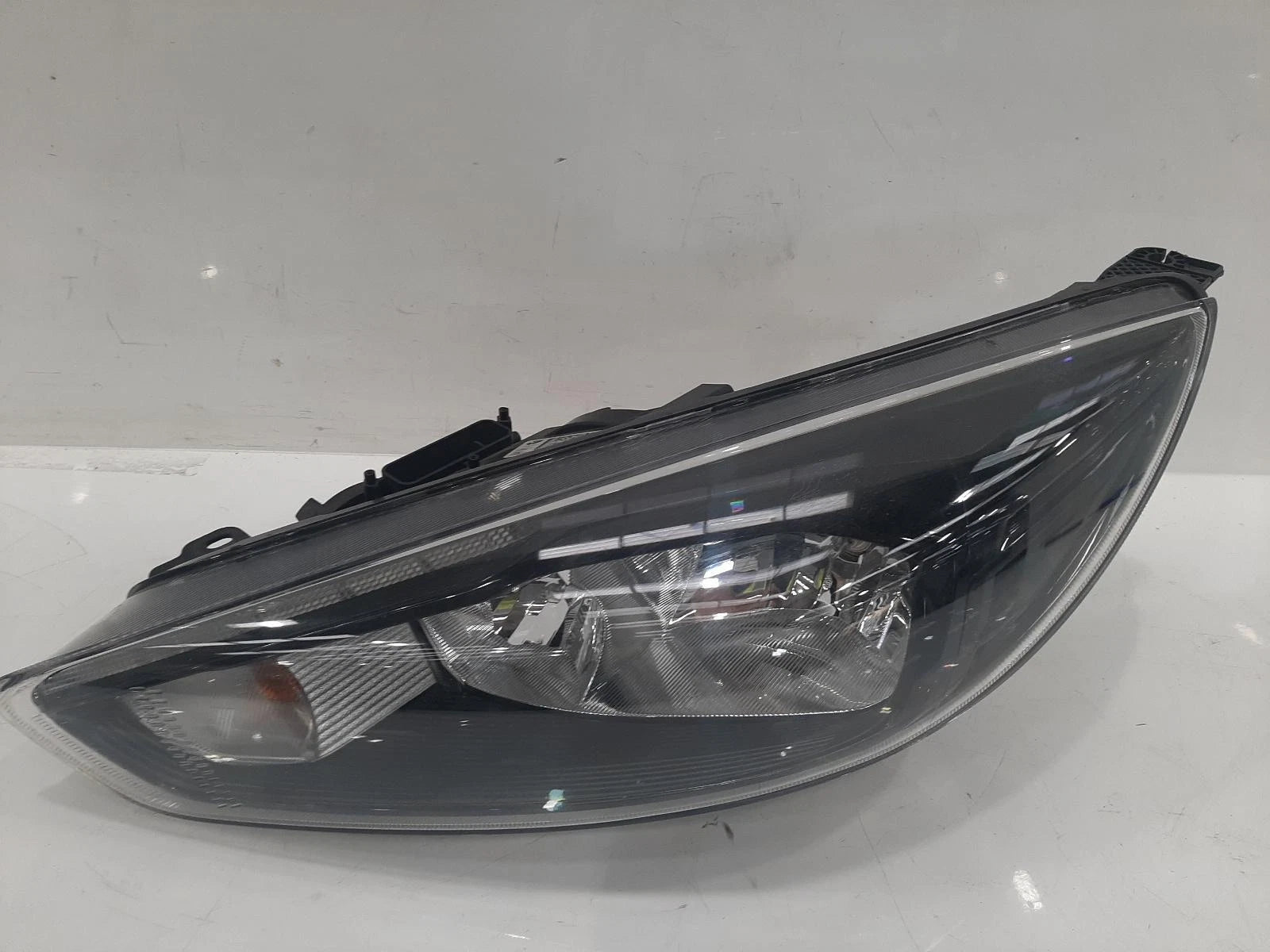 Ford Focus Mk3 Facelift NS Passengers Left Front Halogen Headlight Headlamp 