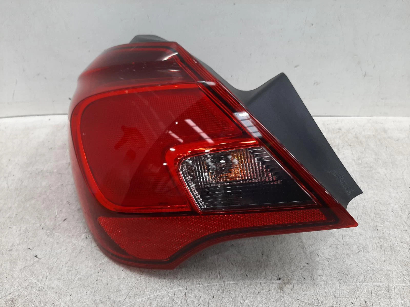 Opel Corsa En/S Passengers Left Rear Outer Bulb Taillight Tail Light 