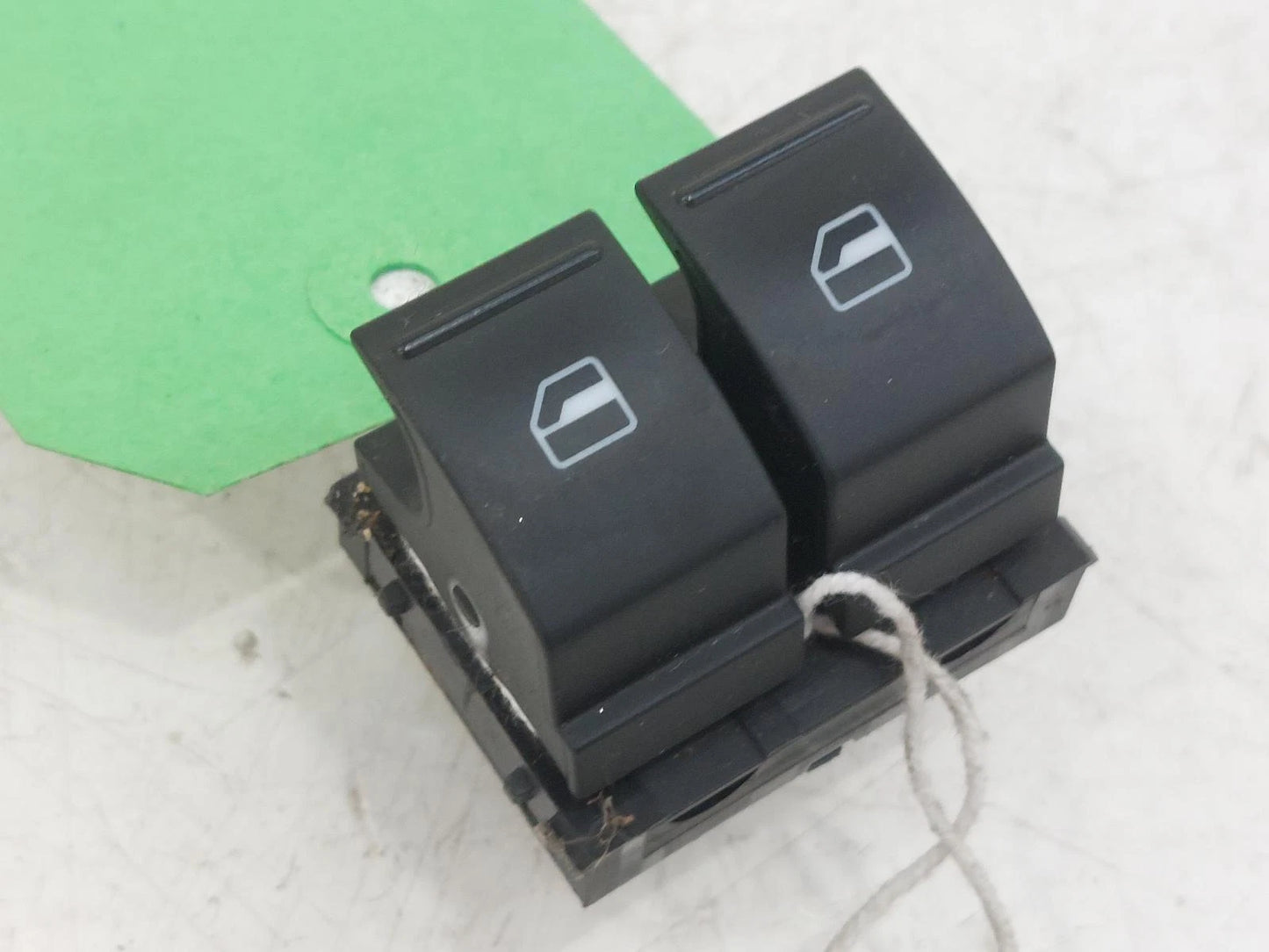 Volkswagen Golf Mk5 O/S Right Front Drivers Master Window Switch 