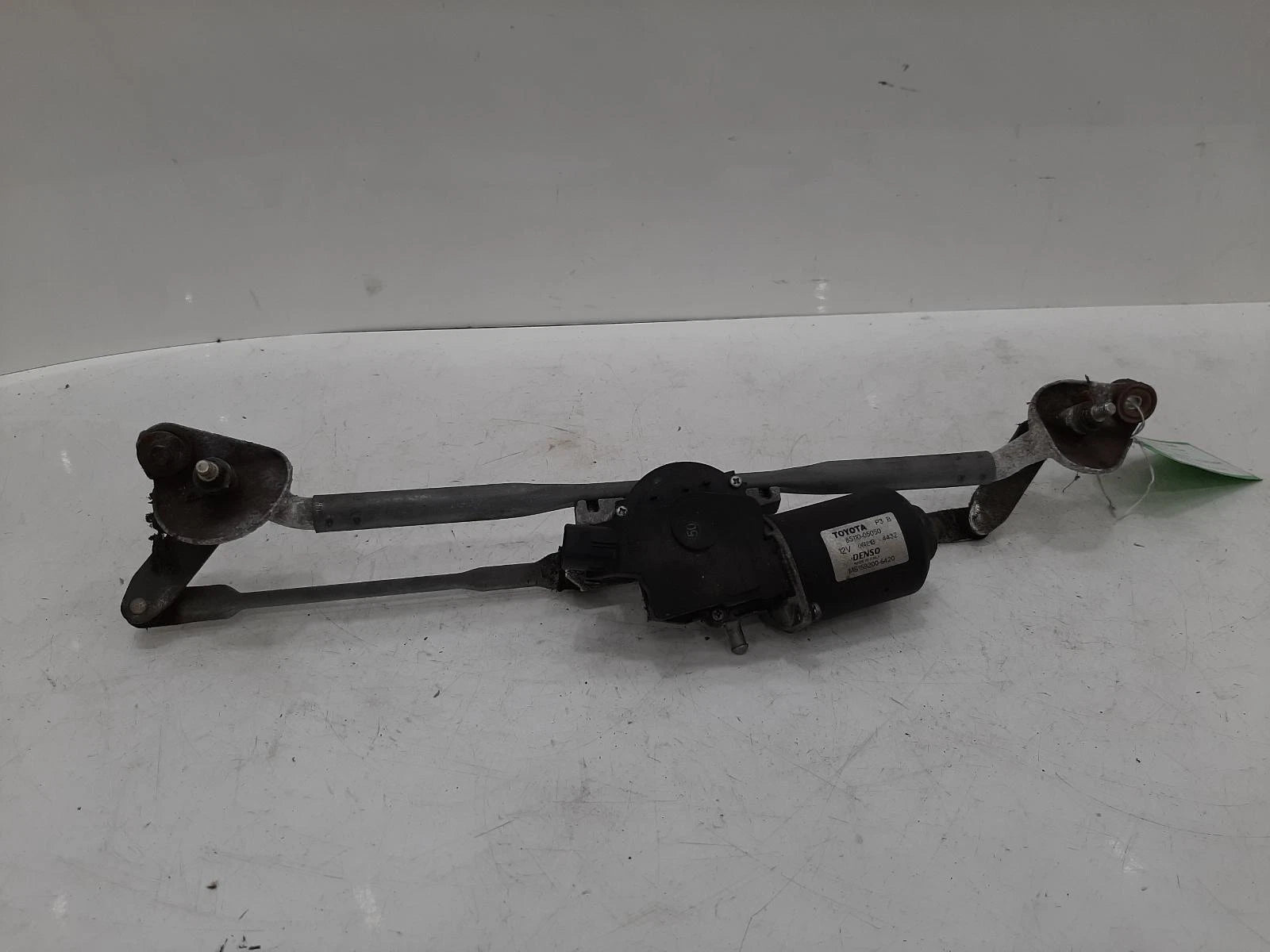 Toyota Avensis Mk2 (T250) Front Wiper Motor With Rack 