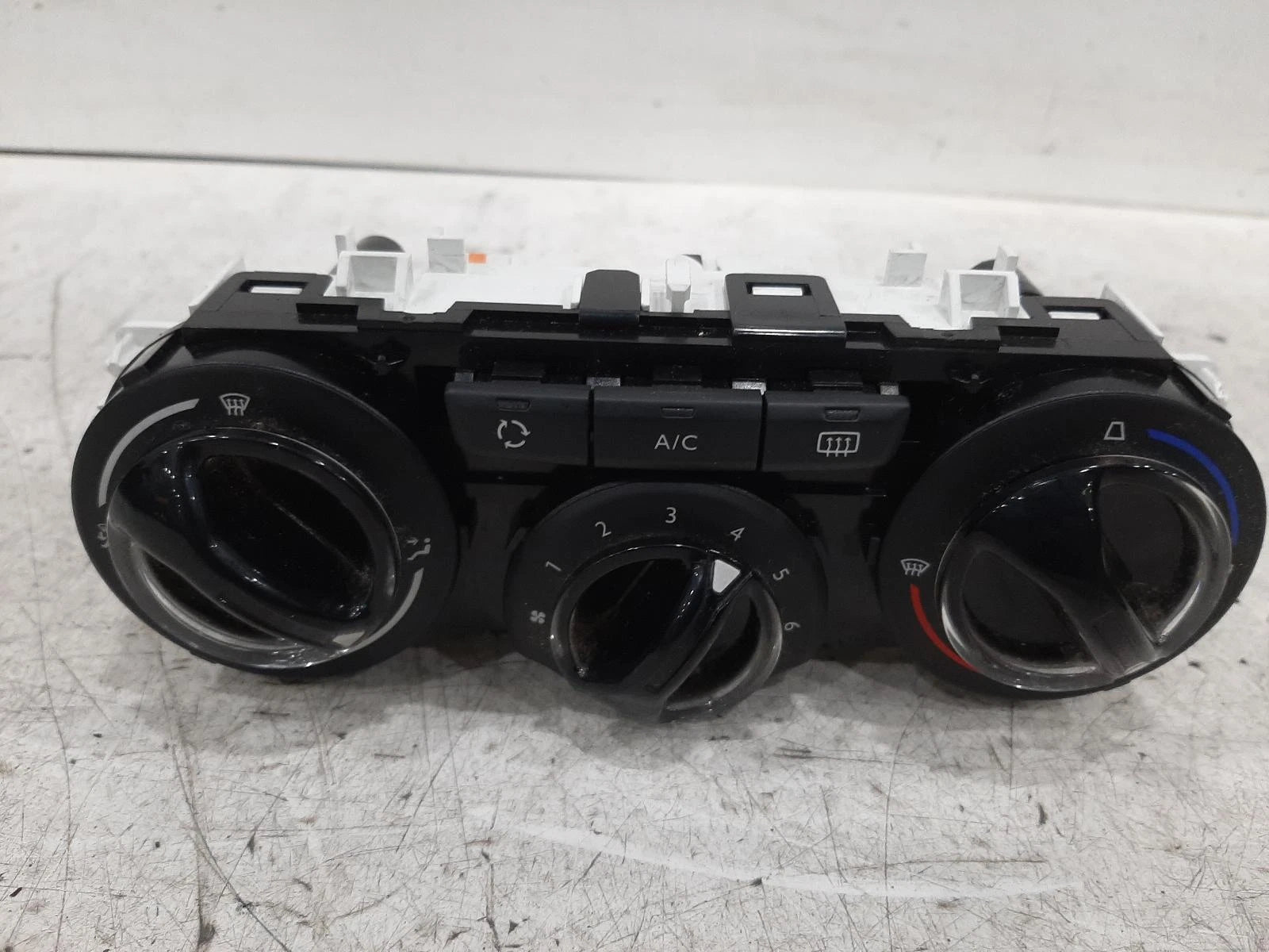 Peugeot 208 Heater Control Switch 