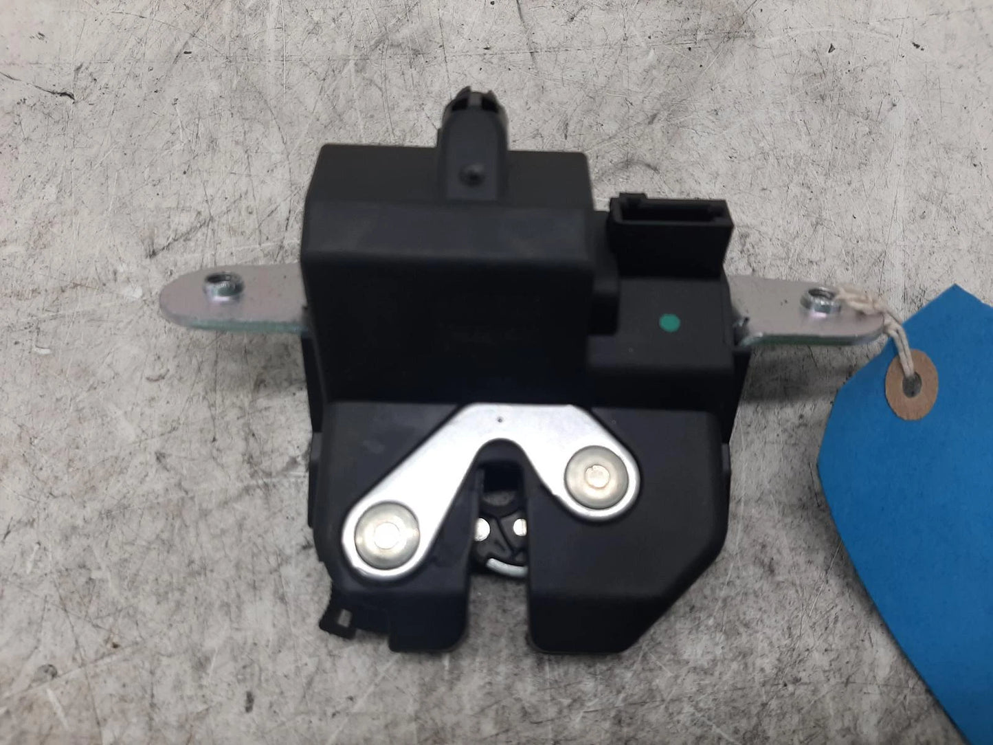 Opel Astra Mk7 (K) Tailgate Lock Assembly 39021416 