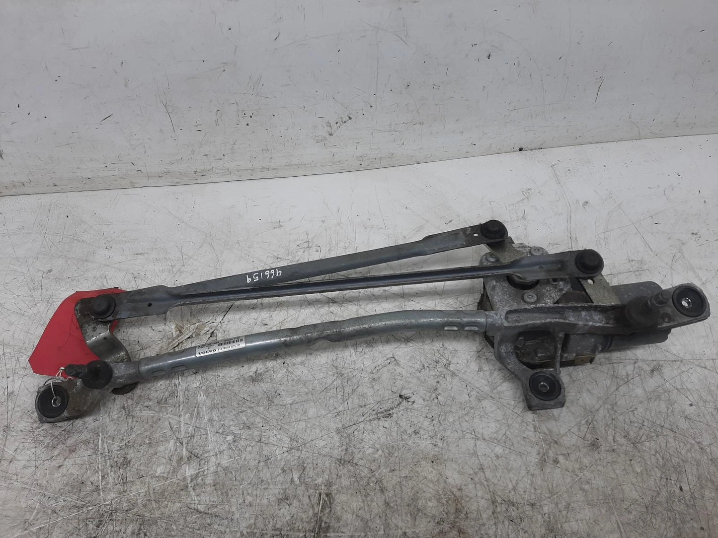 Volvo V40 Mk3 Front Wiper Motor With Linkage 