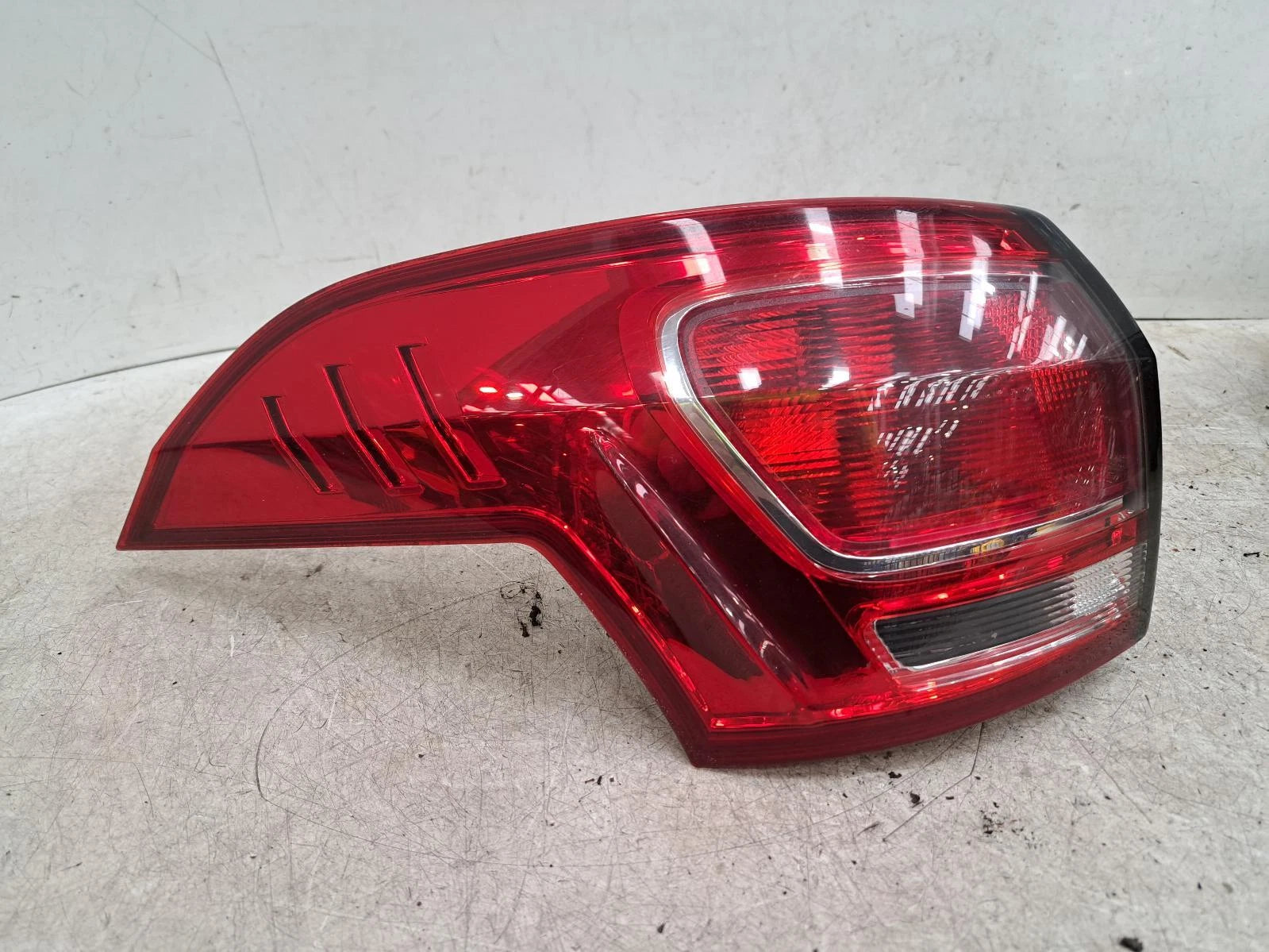 Ford B Max Mk1 N/S Passengers Left Rear Outer Bulb Taillight Tail Light 