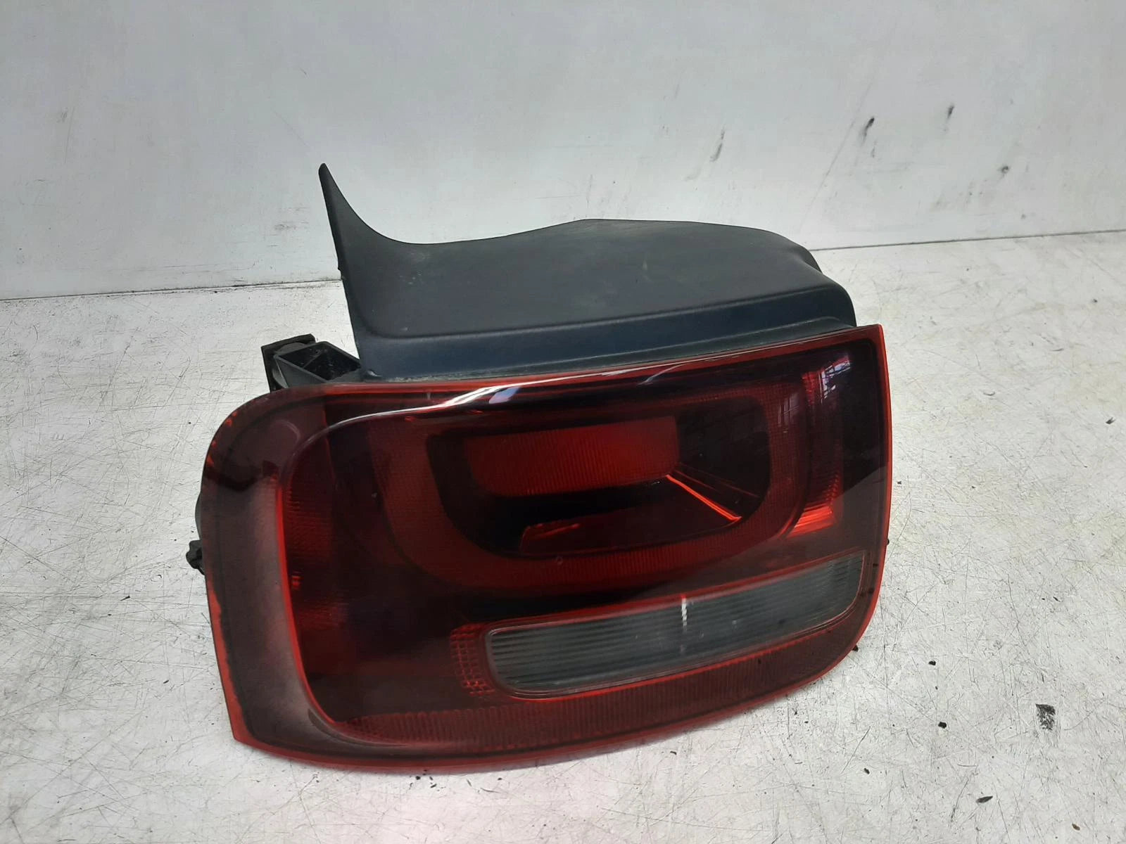 Citroen C4 Cactus Mk1 N/S Passengers Left Rear Outer Taillight Tail Light 