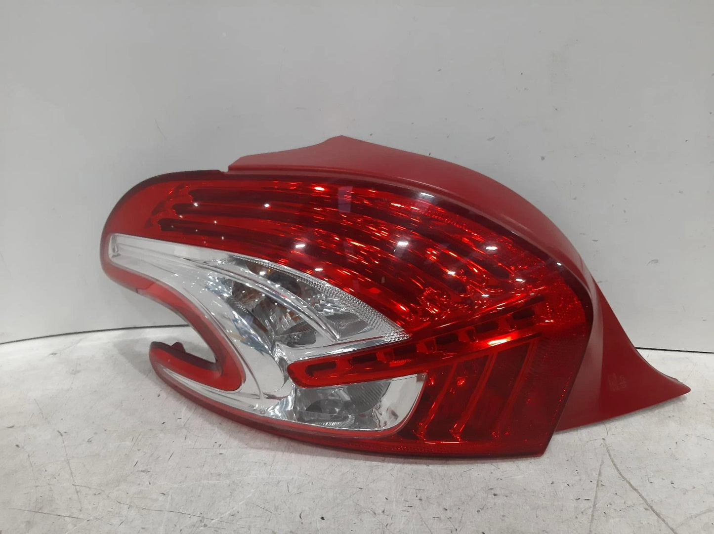 Peugeot 208 Mk1 N/S Passengers Left Rear Taillight Tail Light 