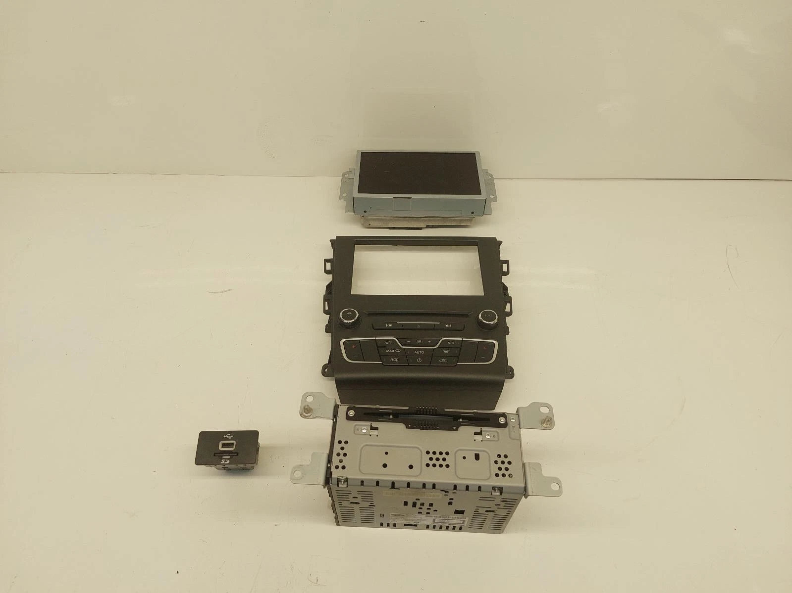 Ford Mondeo Mk5 SAT. NAV. UNIT Satellite Navigation Head Unit 