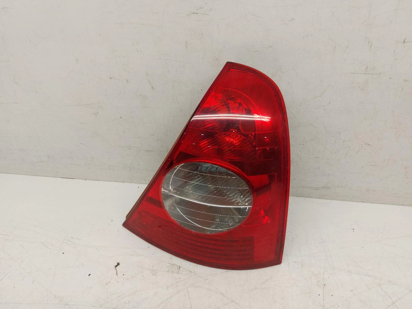 Renault Clio Phase 2 O/S Drivers Right Rear Taillight Tail Light 