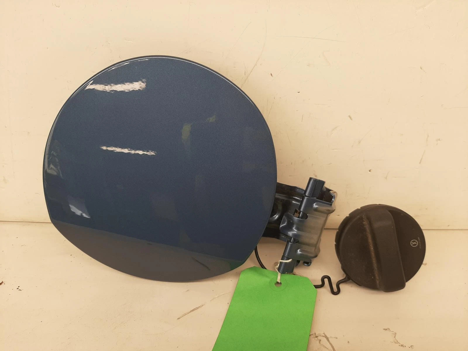 Toyota Corolla 1798 Petrol Blue Fuel Filler Flap & Cap 