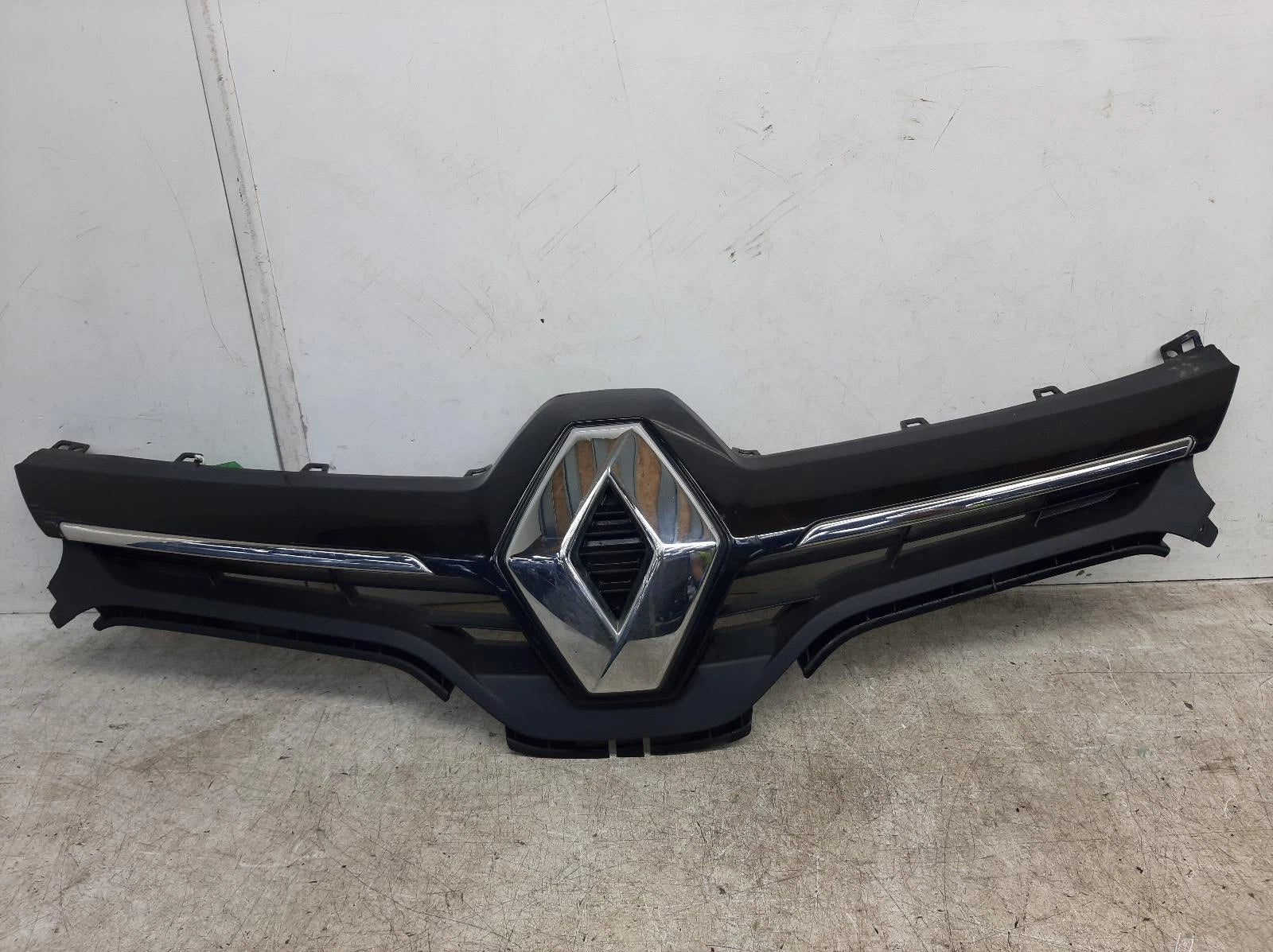 Renault Megane Front Centre Grille Grill 