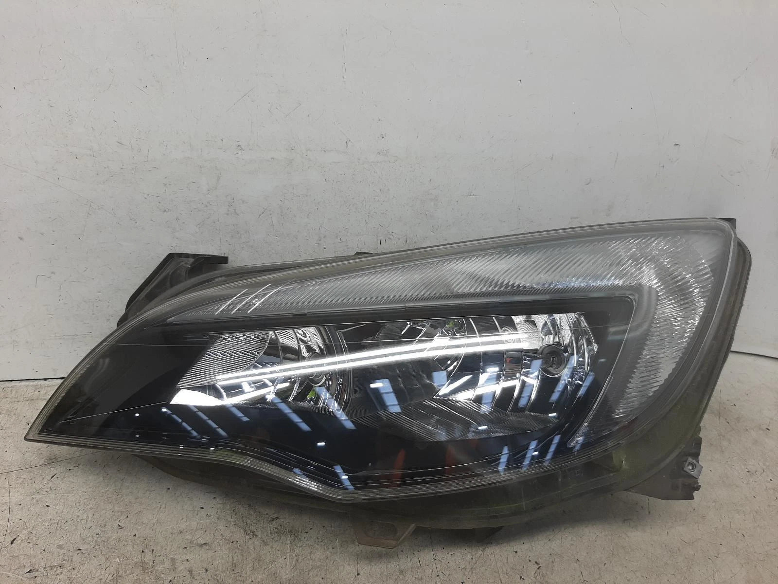Opel Astra Mk6 (J) N/S Passengers Left Front Halogen Headlight Headlamp 