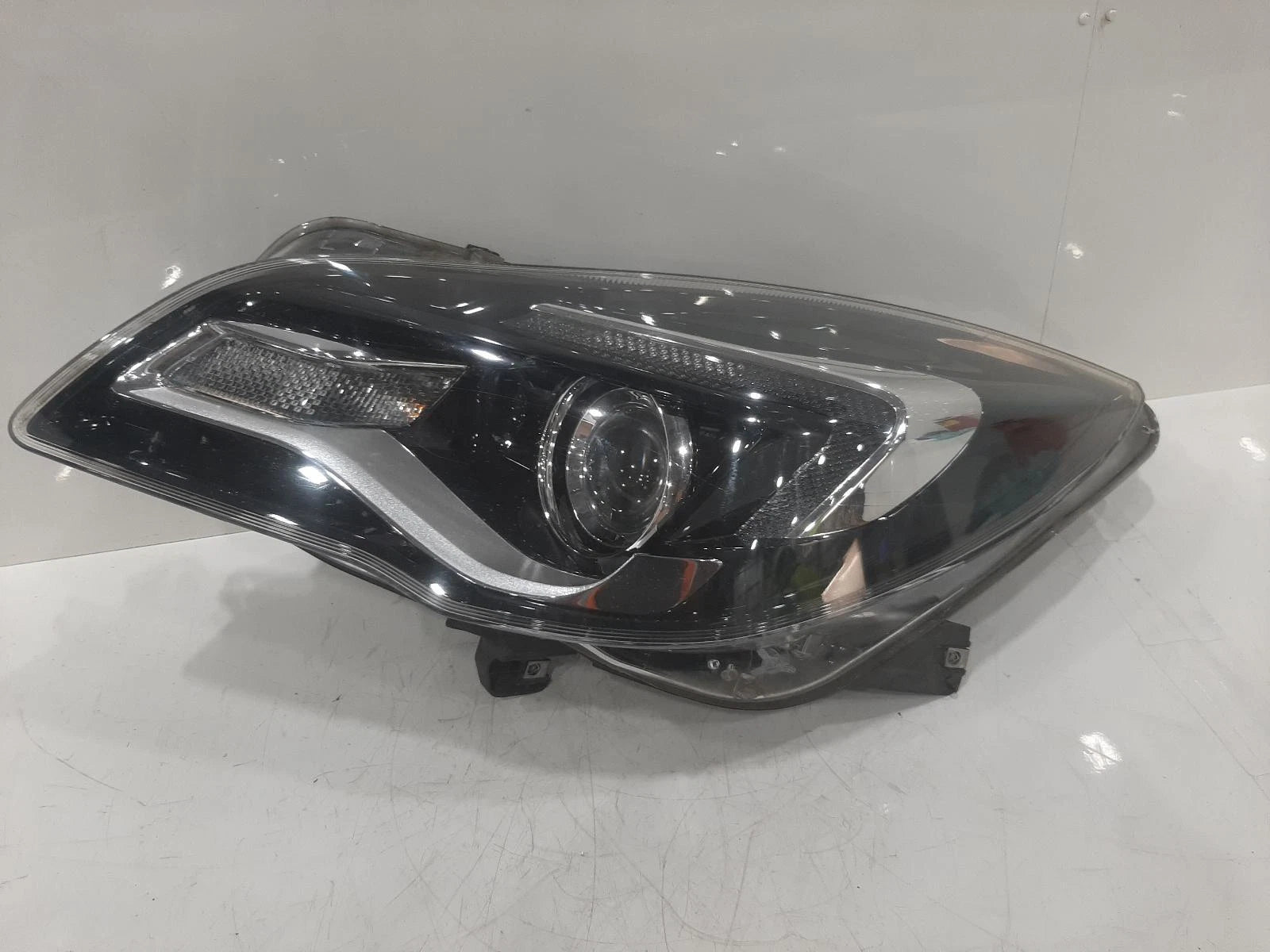 Opel Insignia Mk1 Facelift N/S Passengers Left Front Headlight Headlamp 