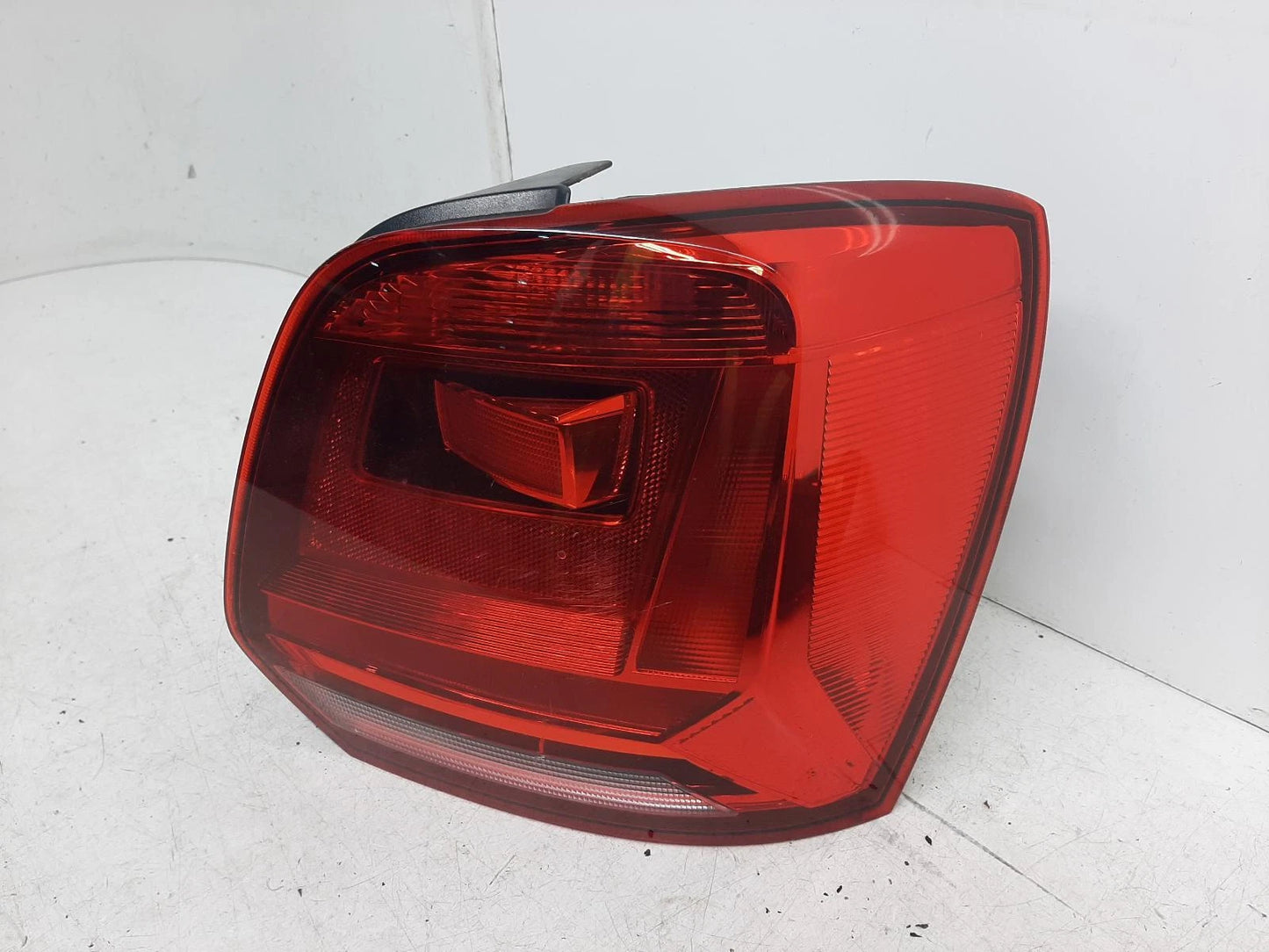 Volkswagen Polo Mk5 O/S Drivers Right Rear Taillight Tail Light 