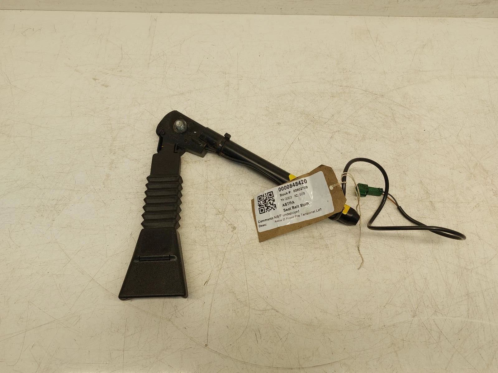 Opel Astra G LEFT FRONT PRETENSIONER SEAT BELT STALK 