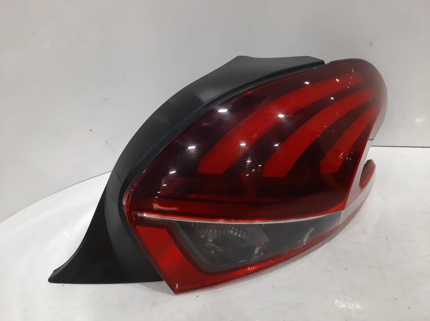 Peugeot 208 Mk1 O/S Drivers Right Rear Taillight Tail Light 
