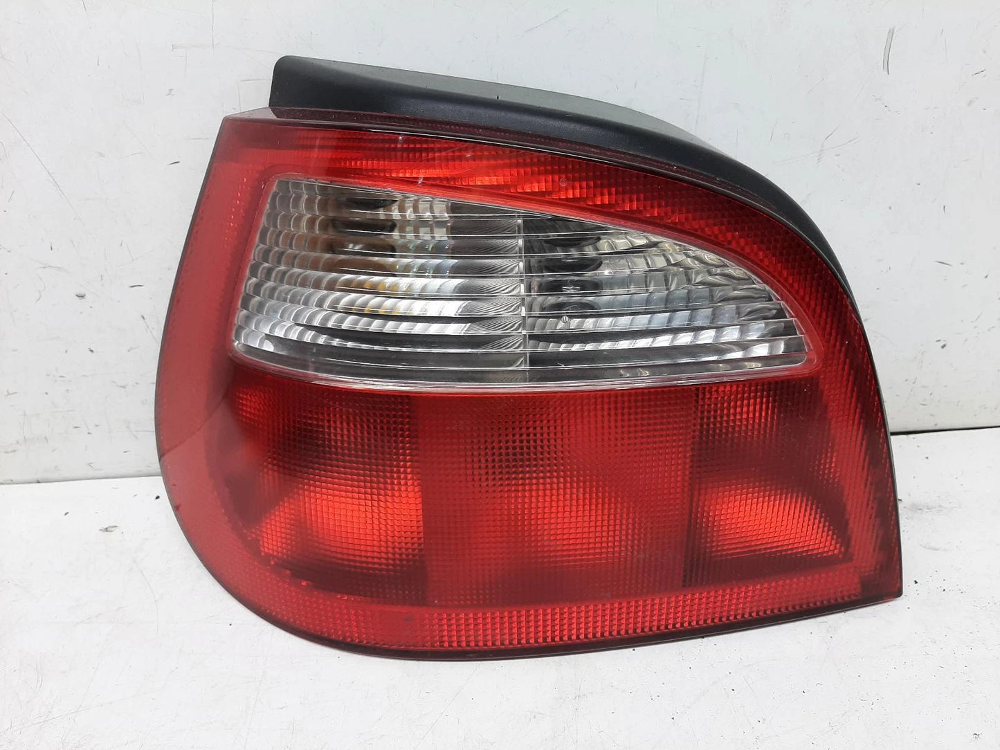 Renault Megane Passengers Left Rear Taillight Tail Light 
