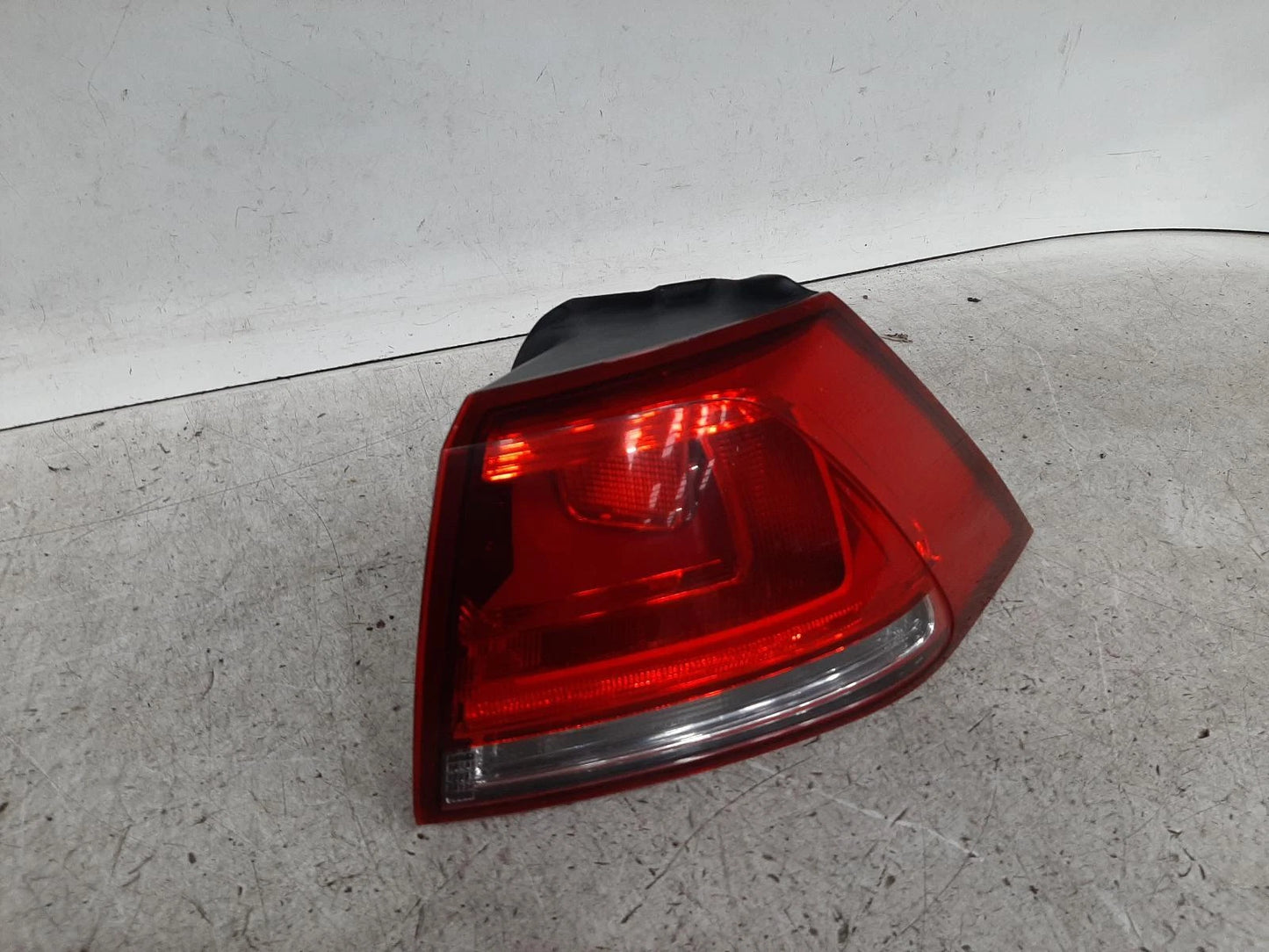 Volkswagen Golf Mk7 Outer O/S Drivers Right Rear Taillight Tail Light 