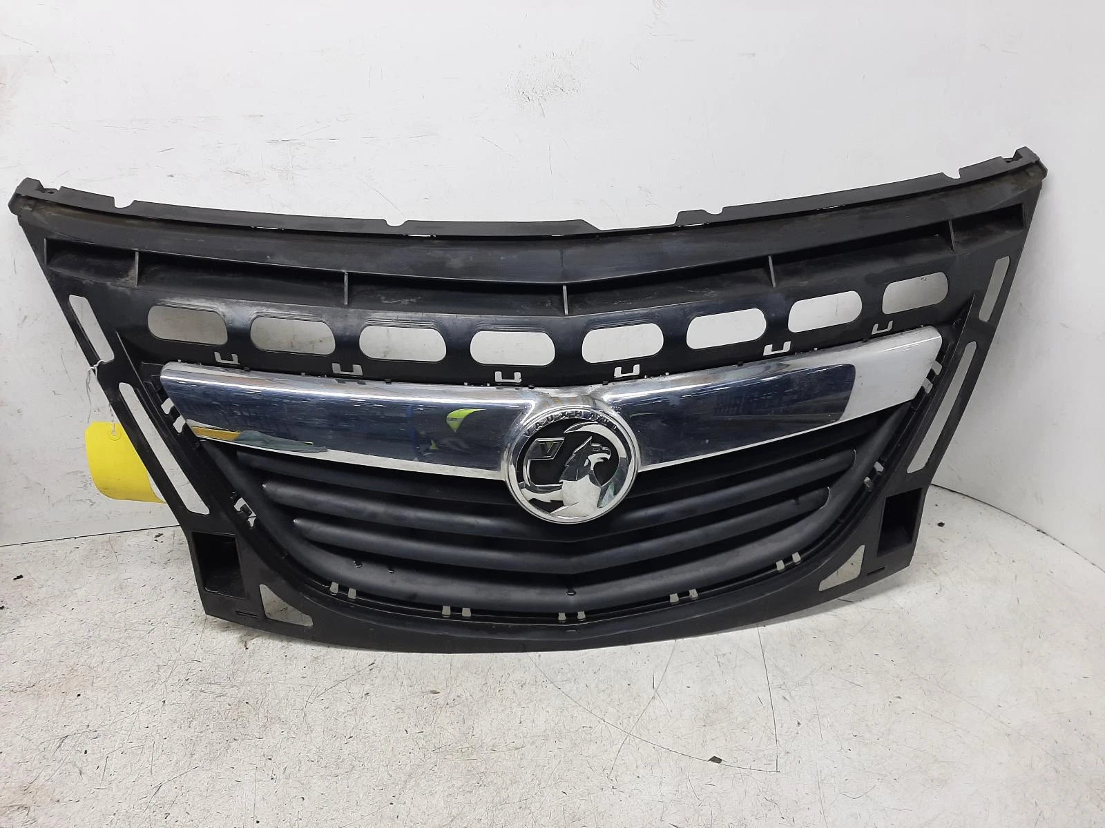 Opel Meriva Mk2 (B) Front Centre Upper Grille Grill 
