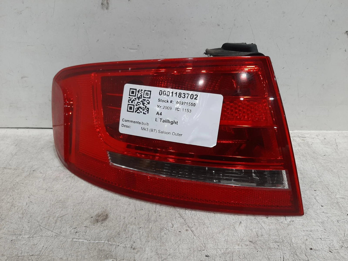 Audi A4 Mk3 N/S Passengers Left Rear Outer Bulb Taillight Tail Light 