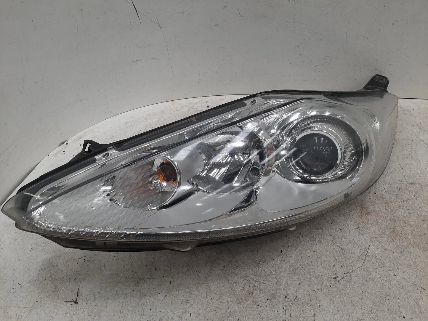 Ford Fiesta Mk7 N/S Passengers Left Front Halogen Headlight Headlamp 