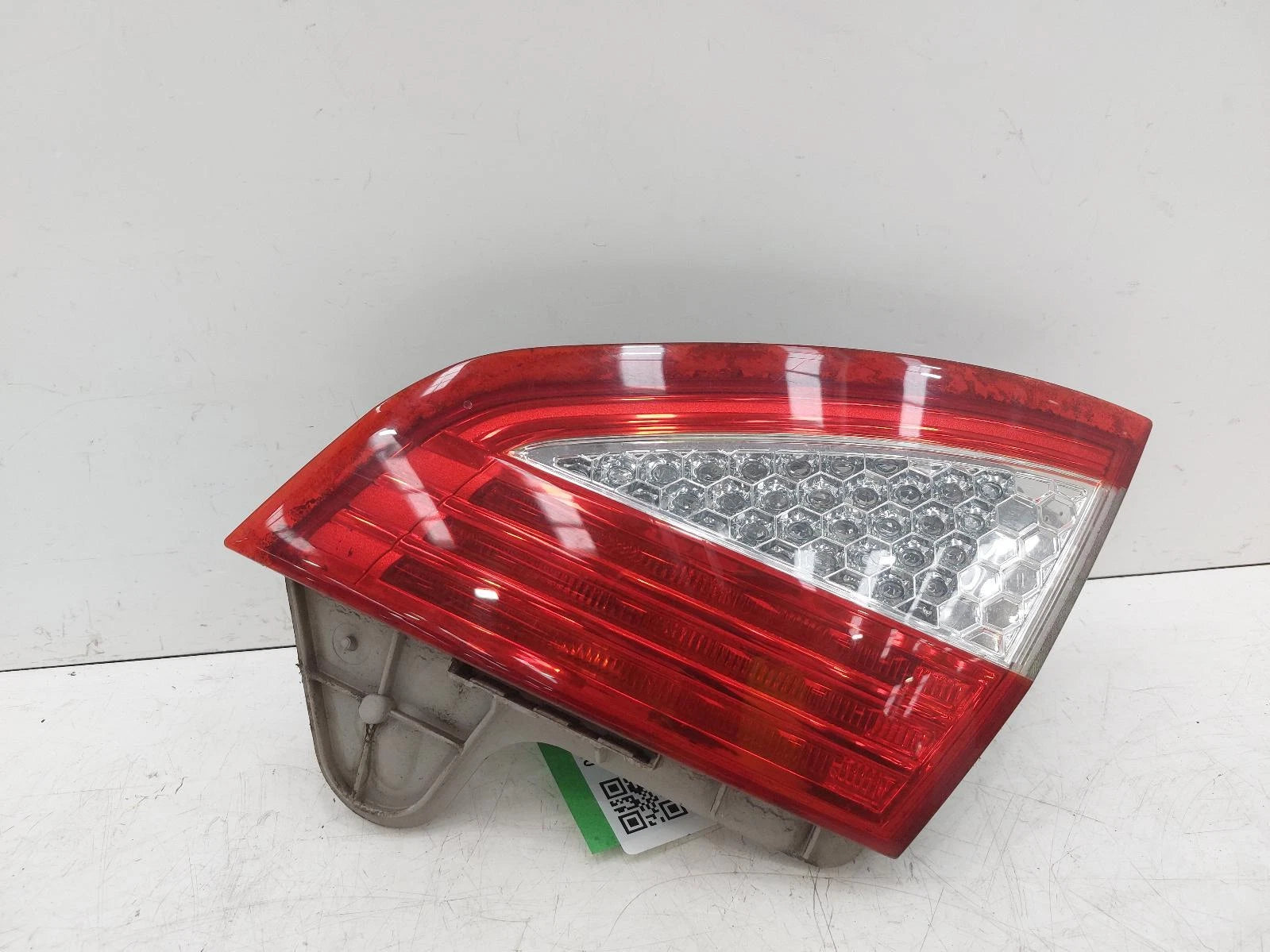 Ford Mondeo Mk4 O/S Drivers Right Rear Inner Taillight Tail Light 