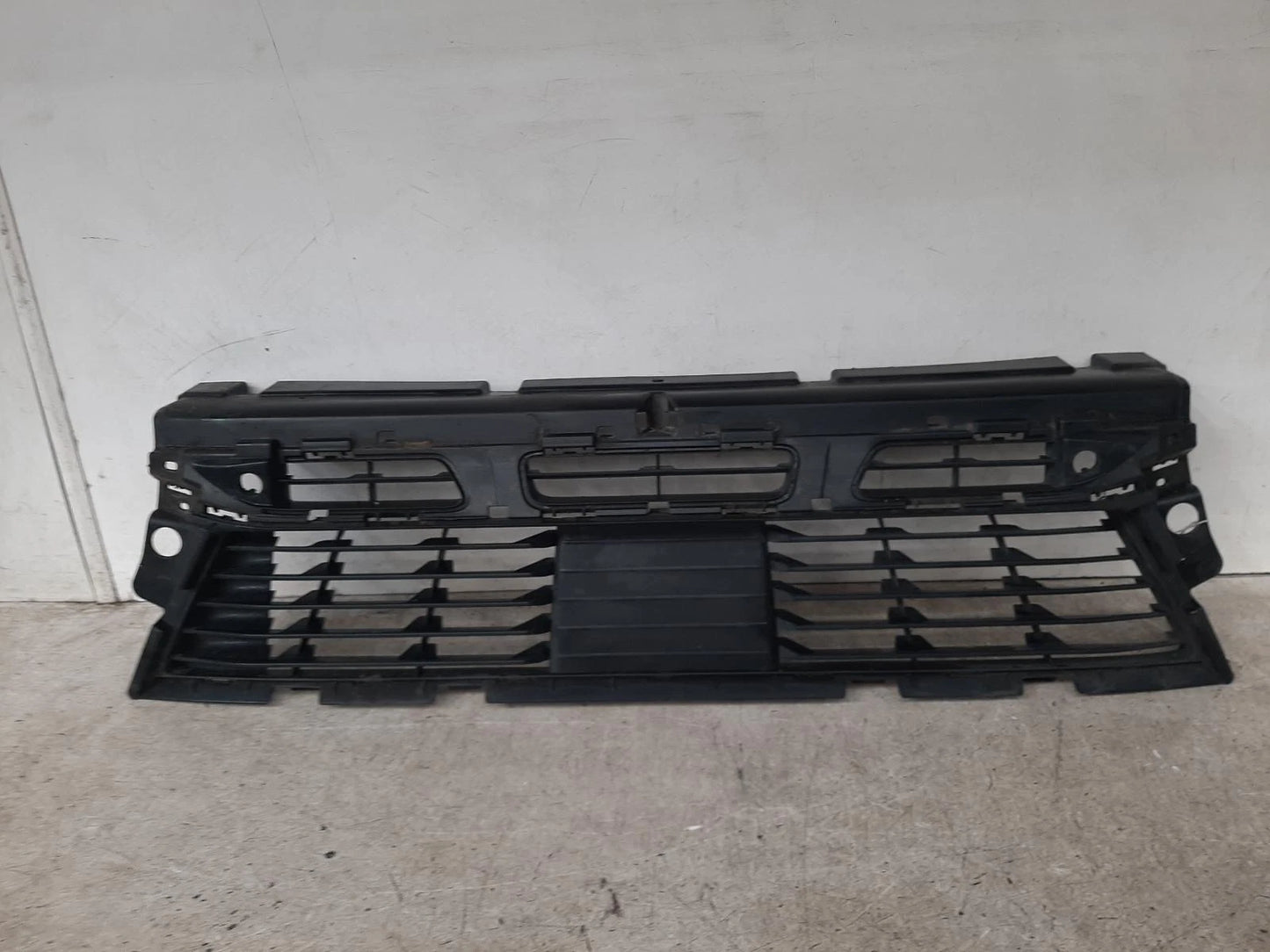 Peugeot 3008 Mk2 Front Centre Grille Grill 