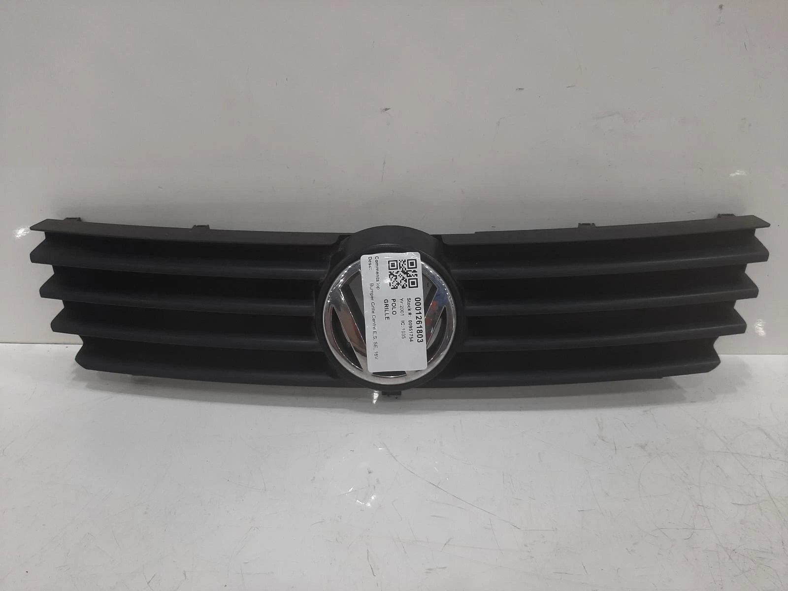 Volkswagen Polo Front Centre Grille Grill 
