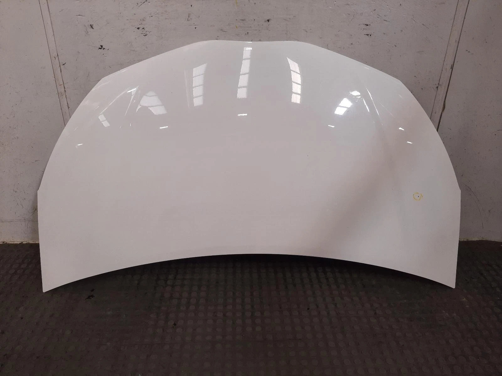 Toyota Yaris Mk3 (XP130) White Bonnet 