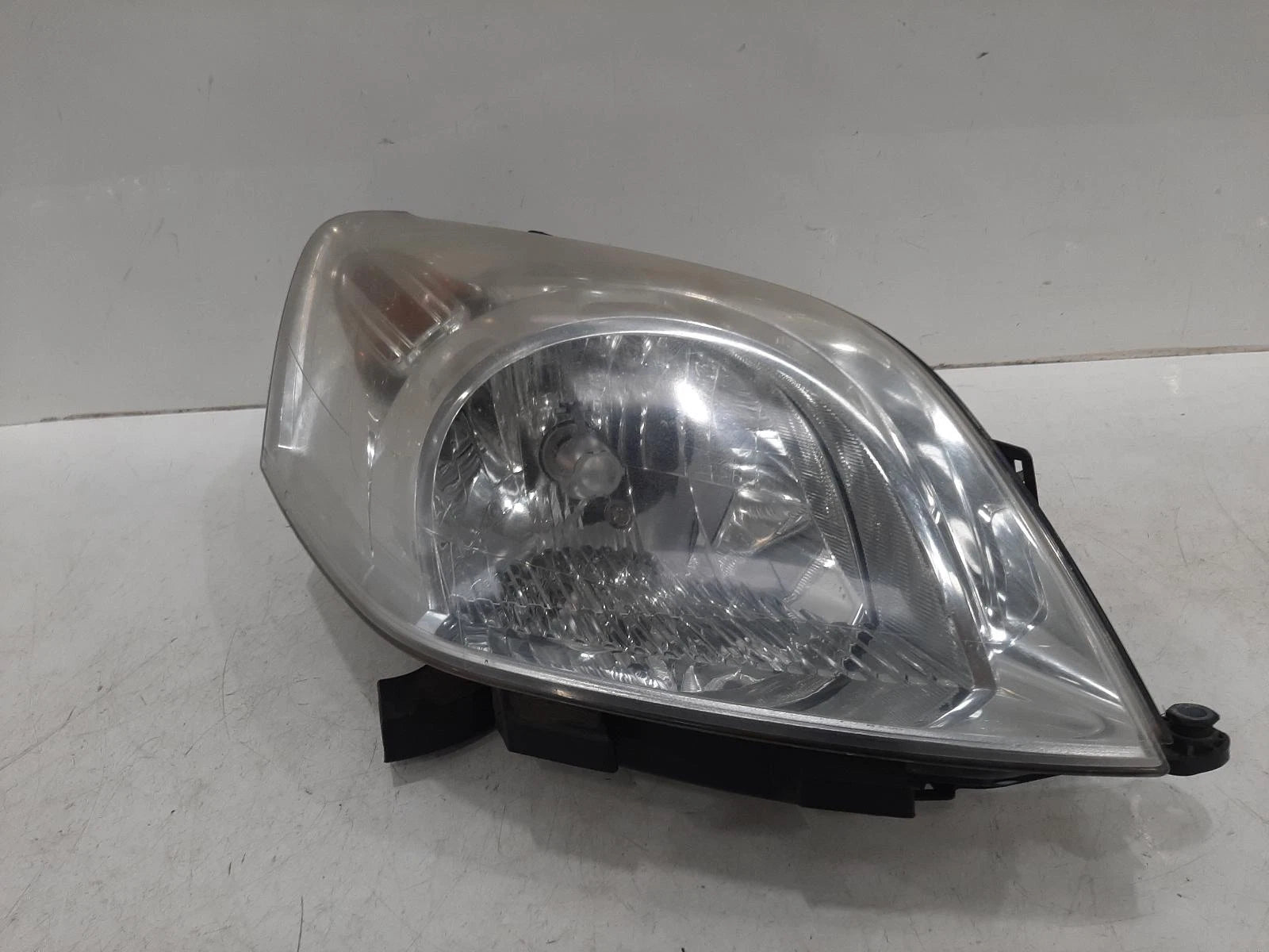 Peugeot Bipper Mk1 O/S Drivers Right Front Halogen Headlight Headlamp 